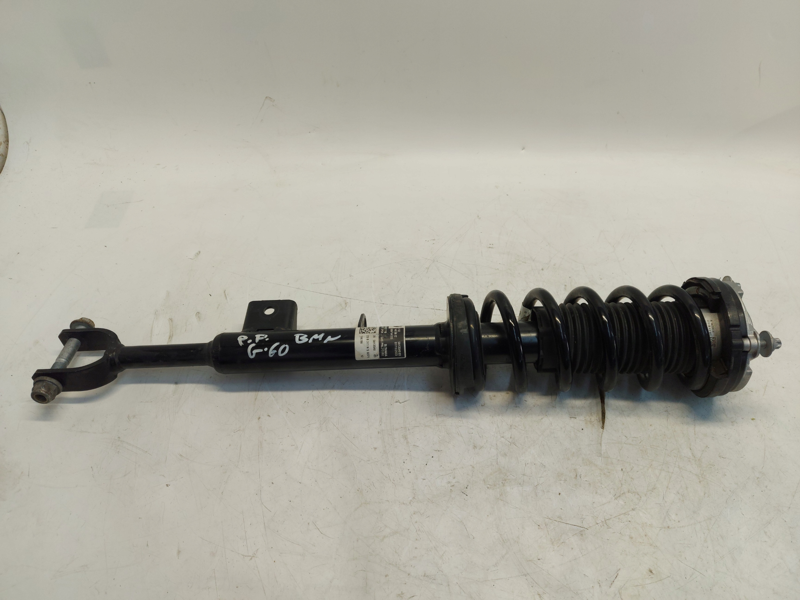 BMW 5 G60 530E shock absorber front right 5A135A8