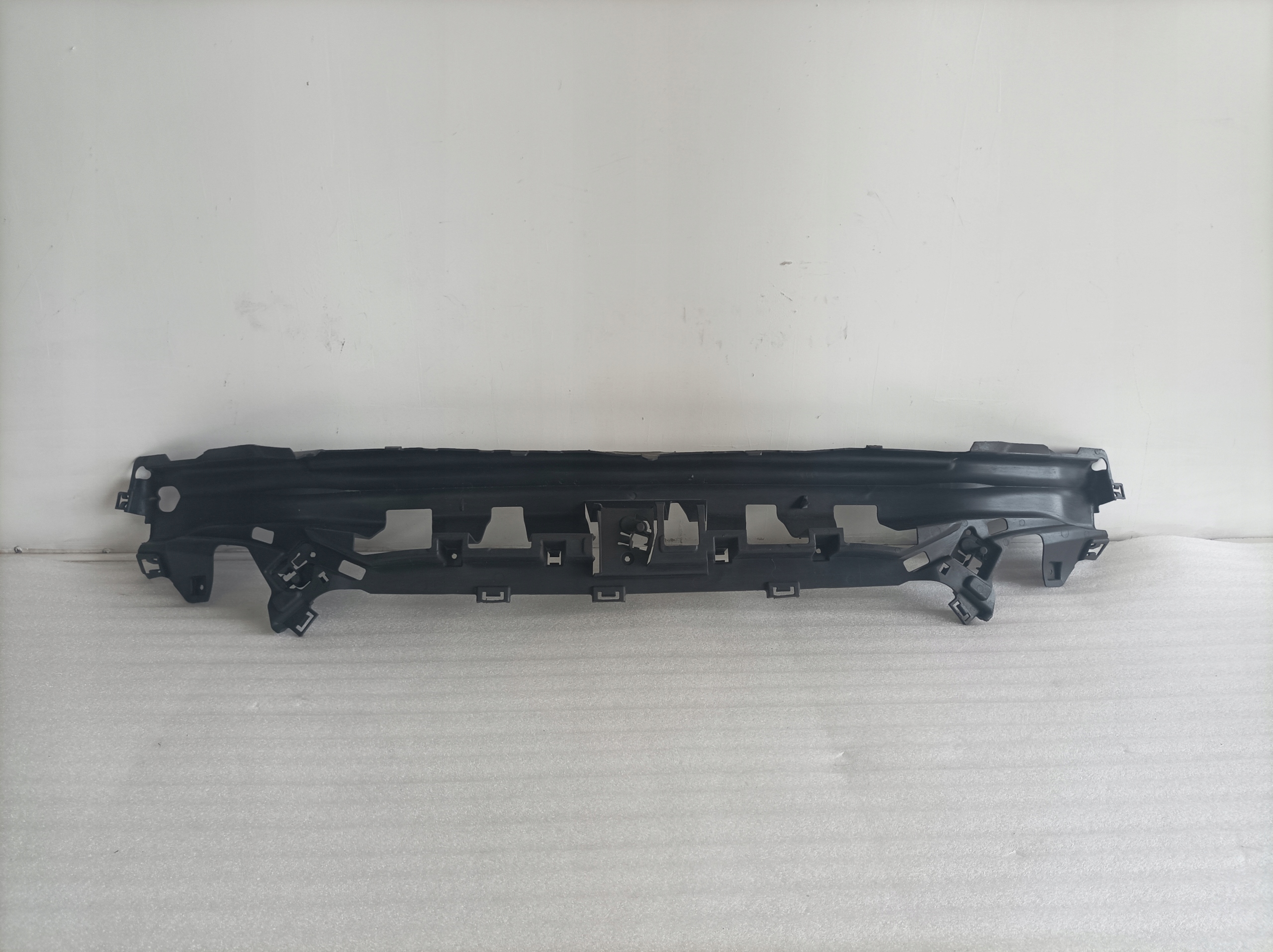 volvo V40 абсорбер переднего бампера 31290948
