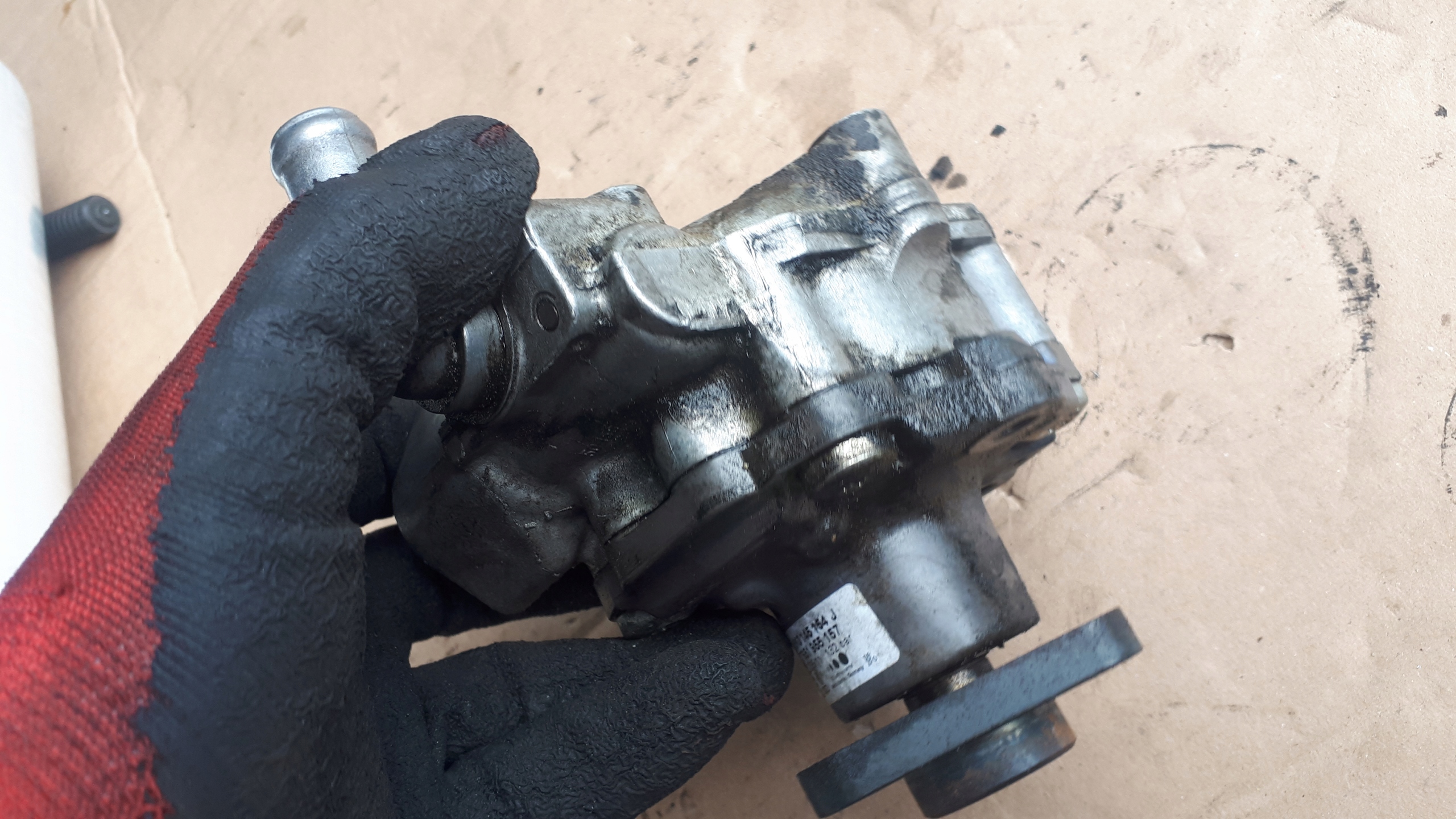 Audi OE 8K0145154J насос гур, рулевой системы