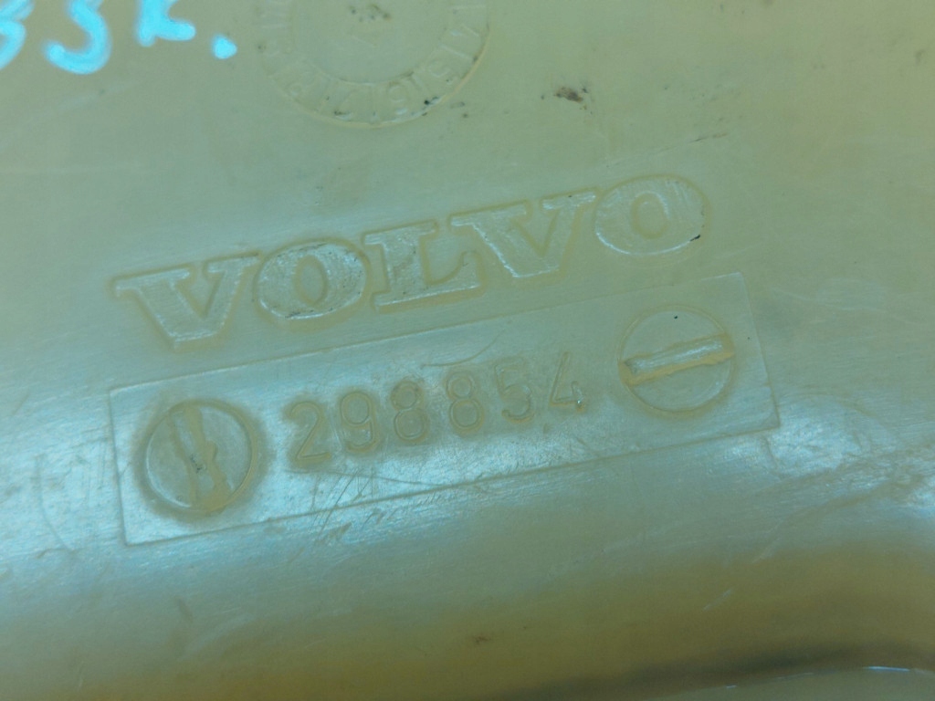 VOLVO 340 Réservoir eau 298854