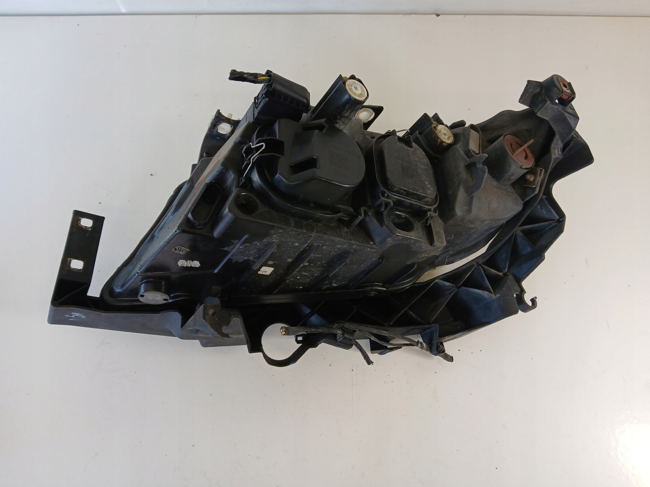 BMW E90 light left front PRZEDLIFT 6942722