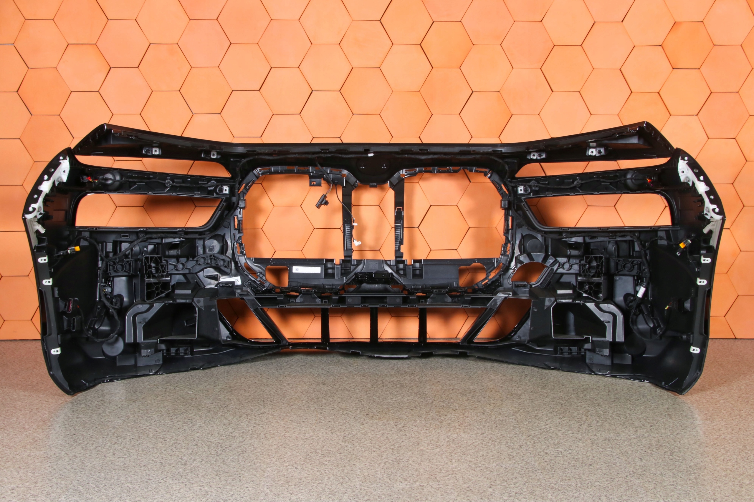 BMW 7 G70 i7 m-packet bumper front USA colour 475