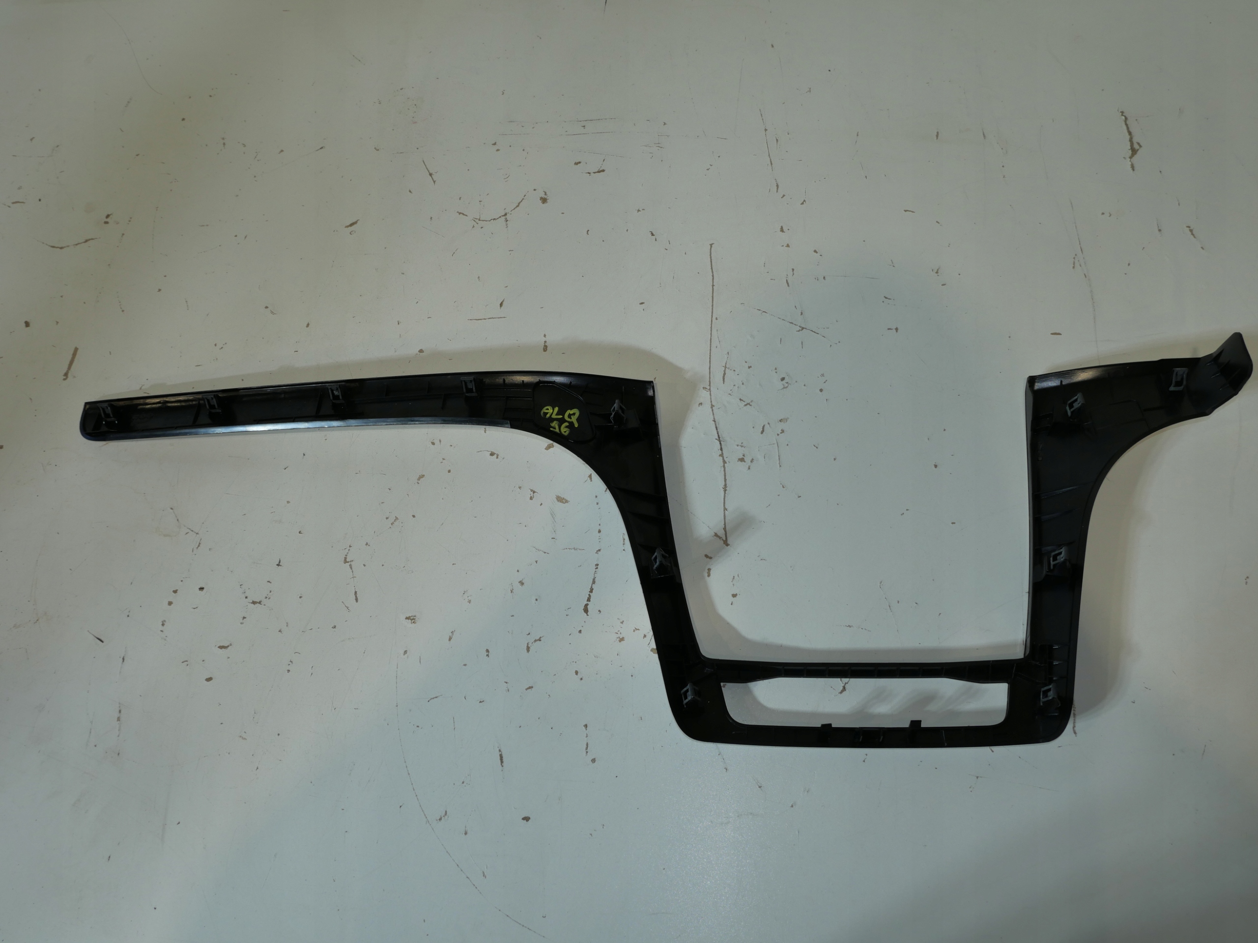 SKODA YETI moulding frame controls 5L1858418