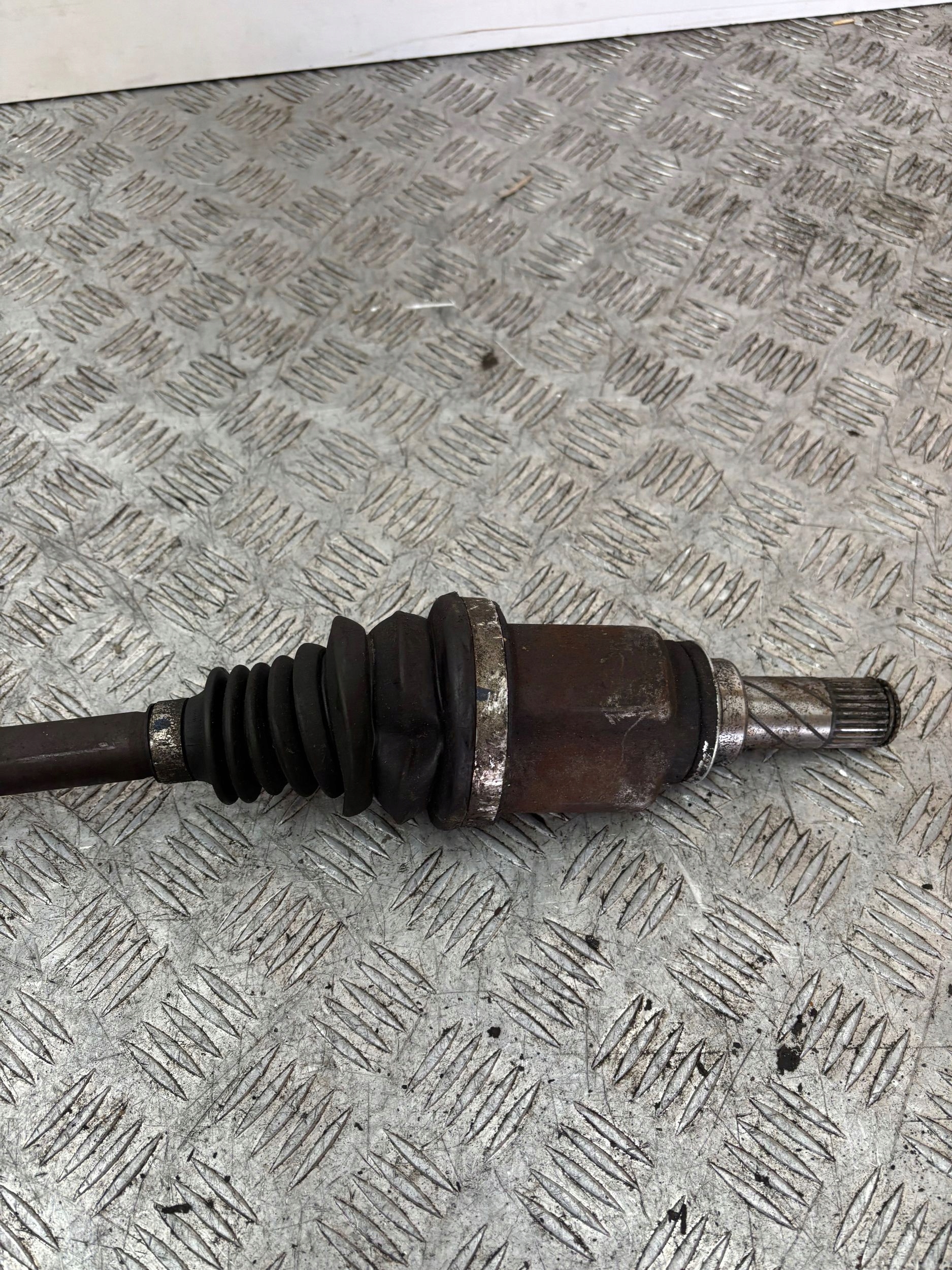 semi-axis right DACIA SANDERO II 2 1.5 DCI 391007857R