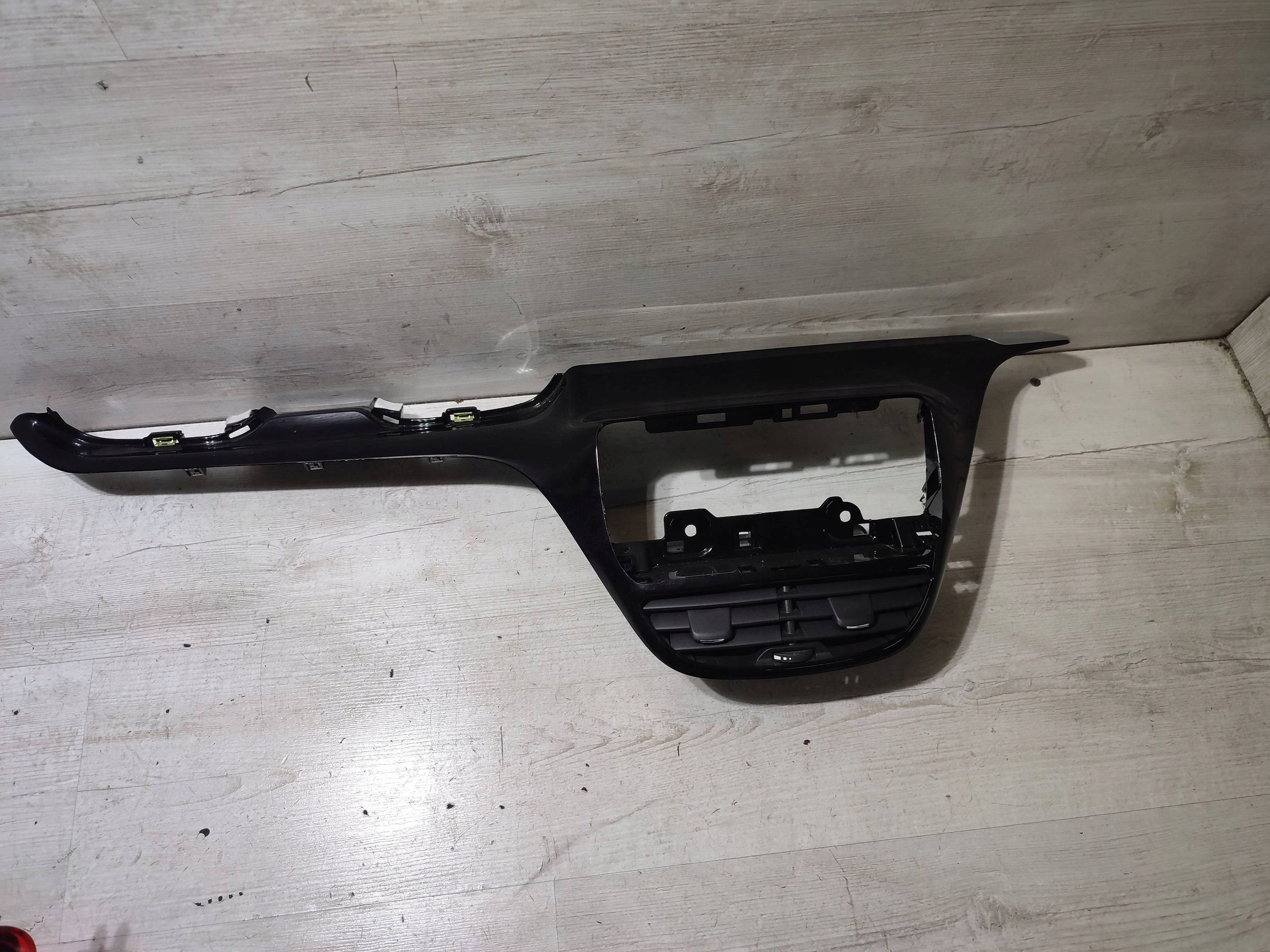 Peugeot 2008 et 2018 element du tableau de bord rozdzielcze, Console