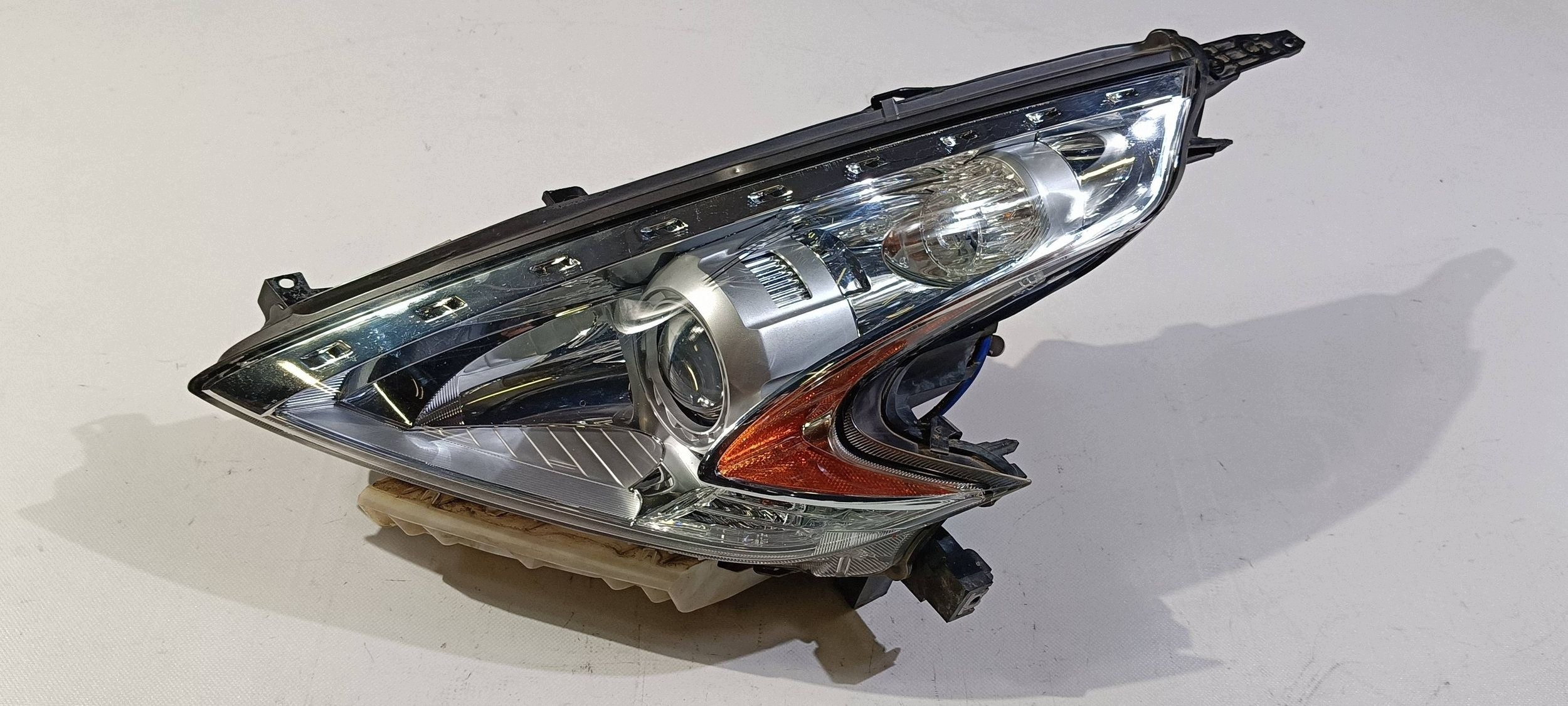 light front front left complete xenon Nissan 370z 2009