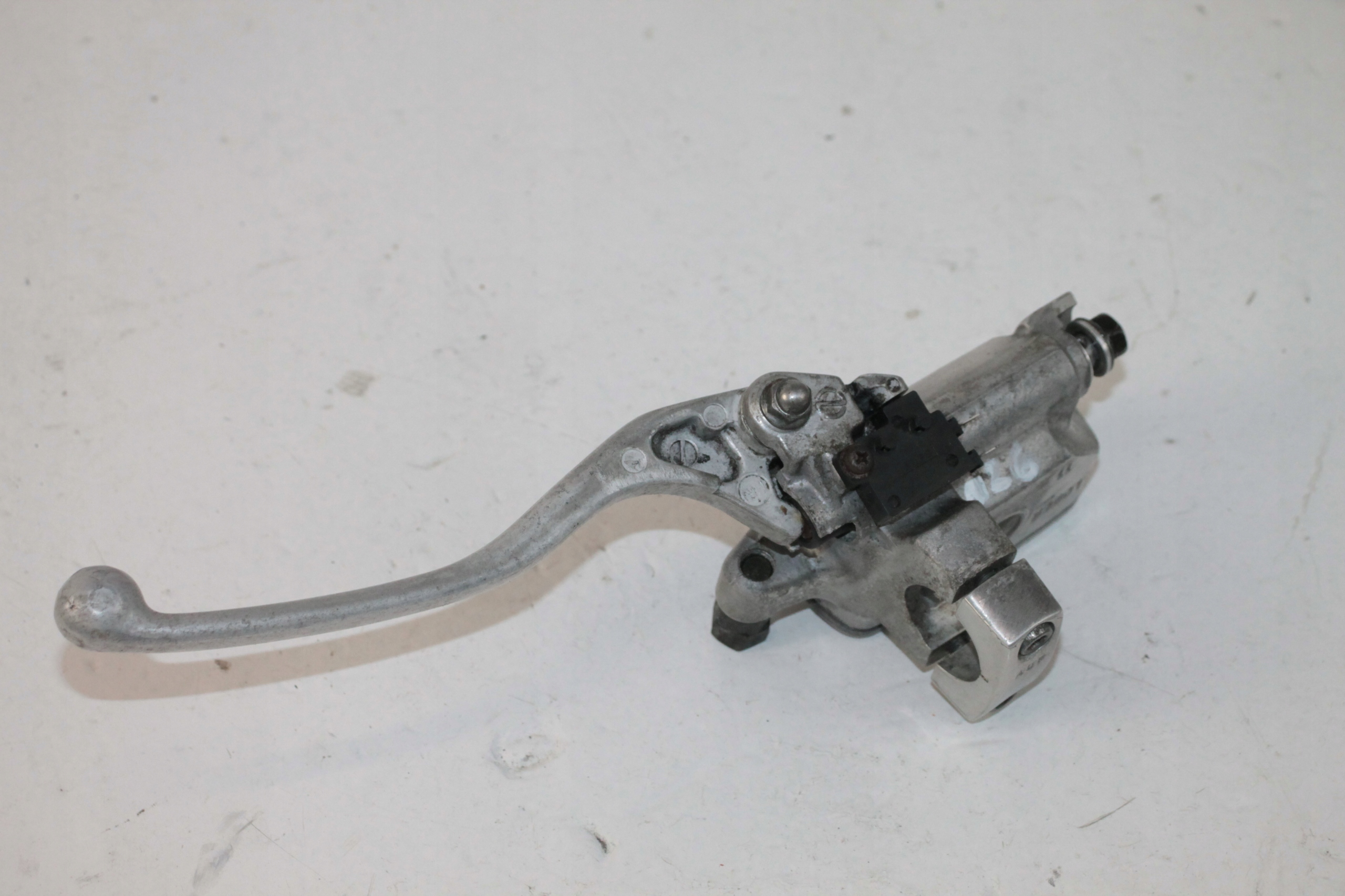 SHADOW600 34 - HONDA VT 600 SHADOW PC21 ГЛАВНЫЙ ТОРМОЗНОЙ ЦИЛИНДР ПЕРЕДНИЙ