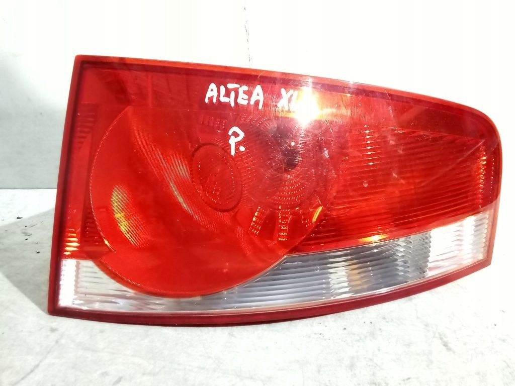 Seat Altea XL light right rear part rear 5P8945096A