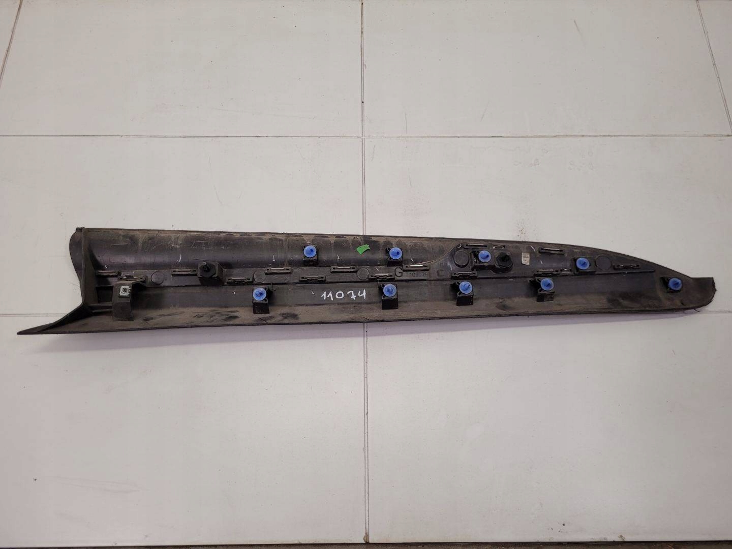 moulding door front left side Renault Megane 3 2nd facelift 2016 109079A1