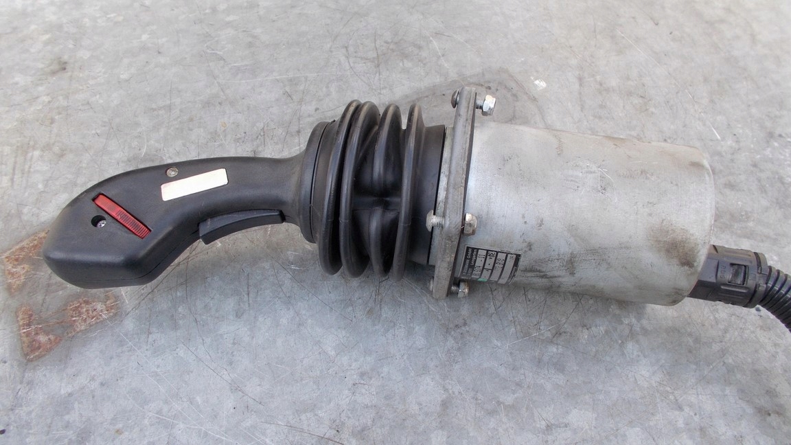 ДЖОЙСТИК ГИДРАВЛИЧЕСКИЙ МАНИПУЛЯТОР GESSMANN