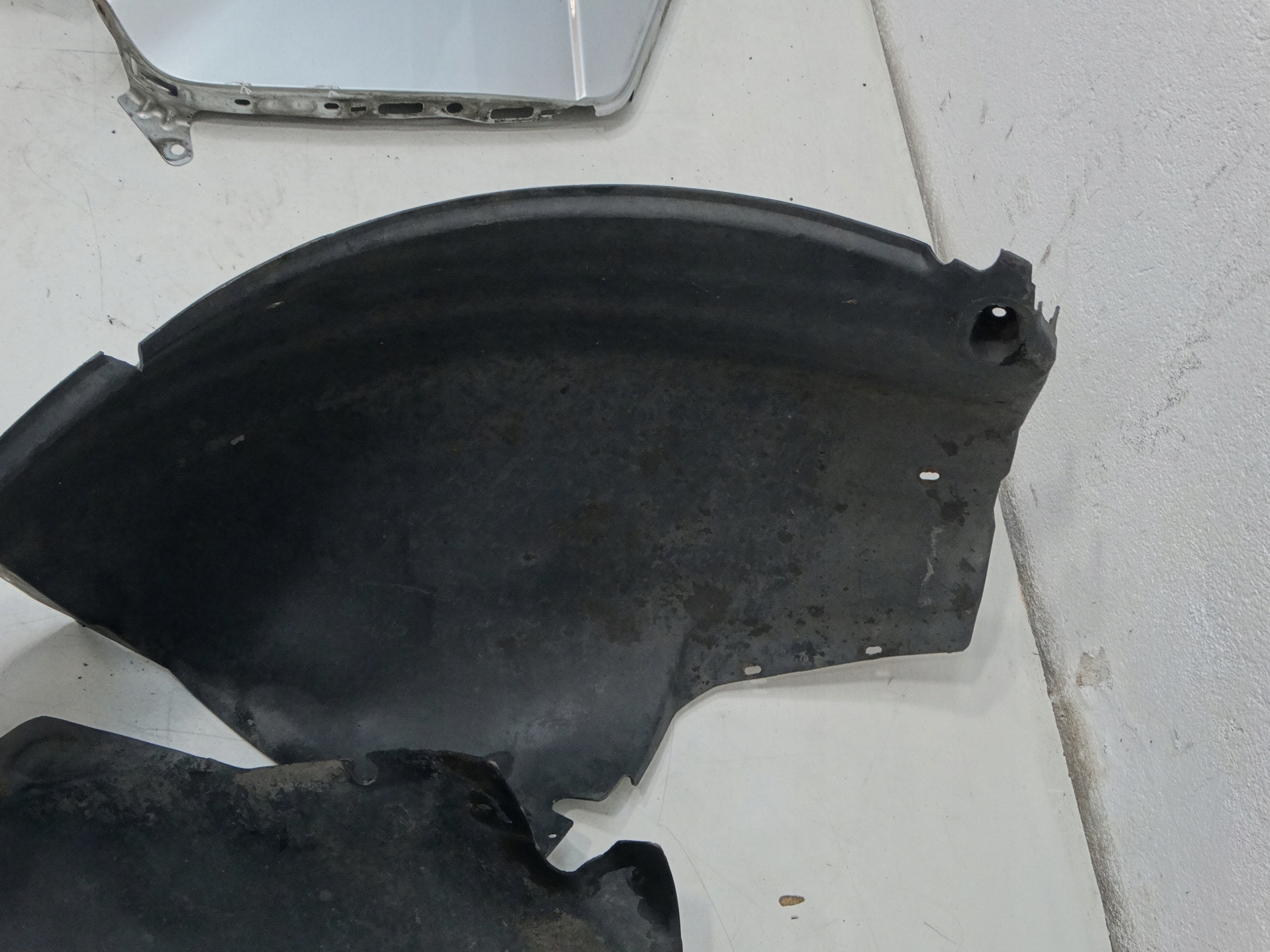 mudguard left front front VOLKSWAGEN T5 TRANSPORTER 7H0809961A