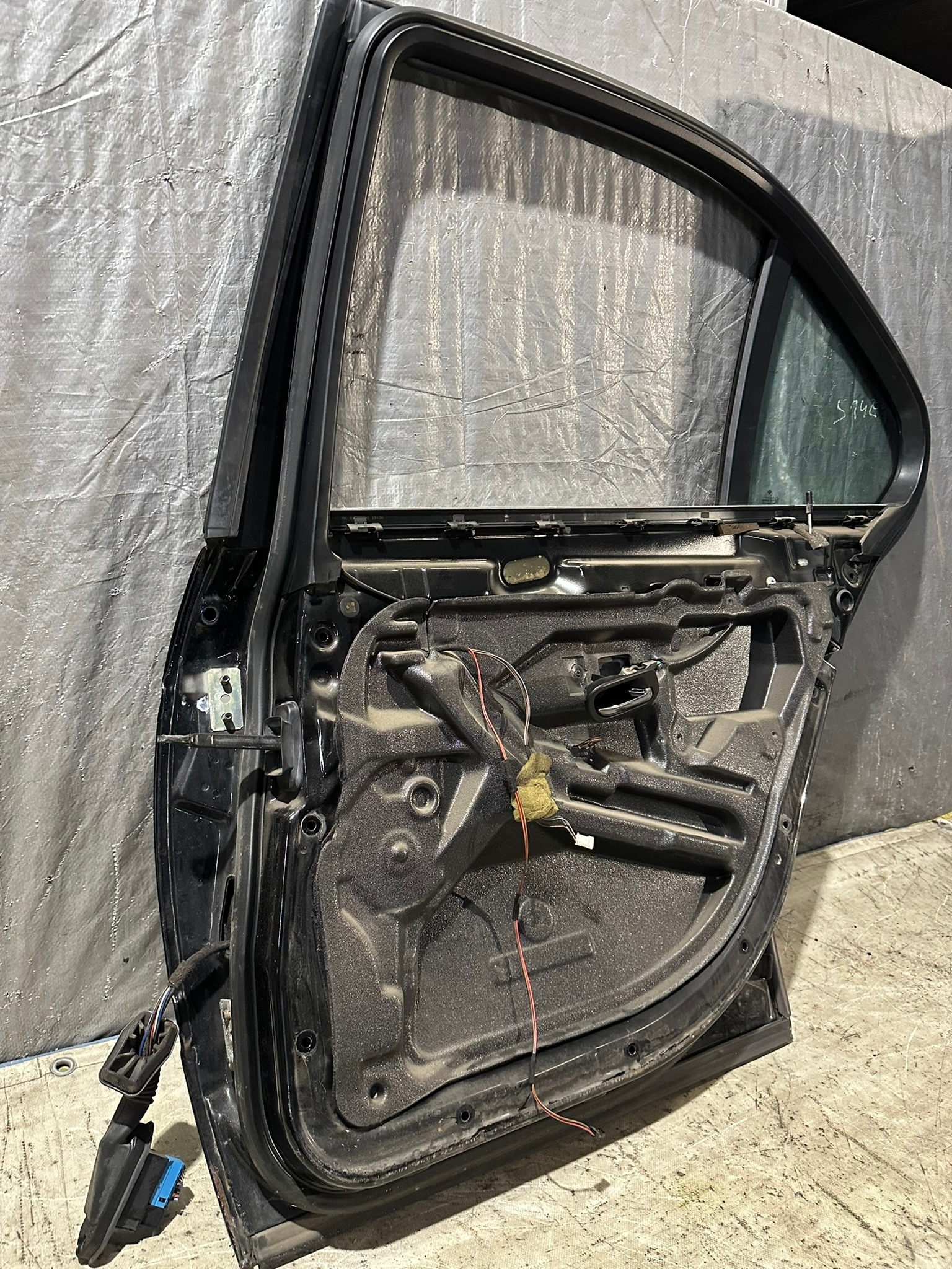 tür rechts heck BMW E39 sedan FL SCHWARZ II 668/9