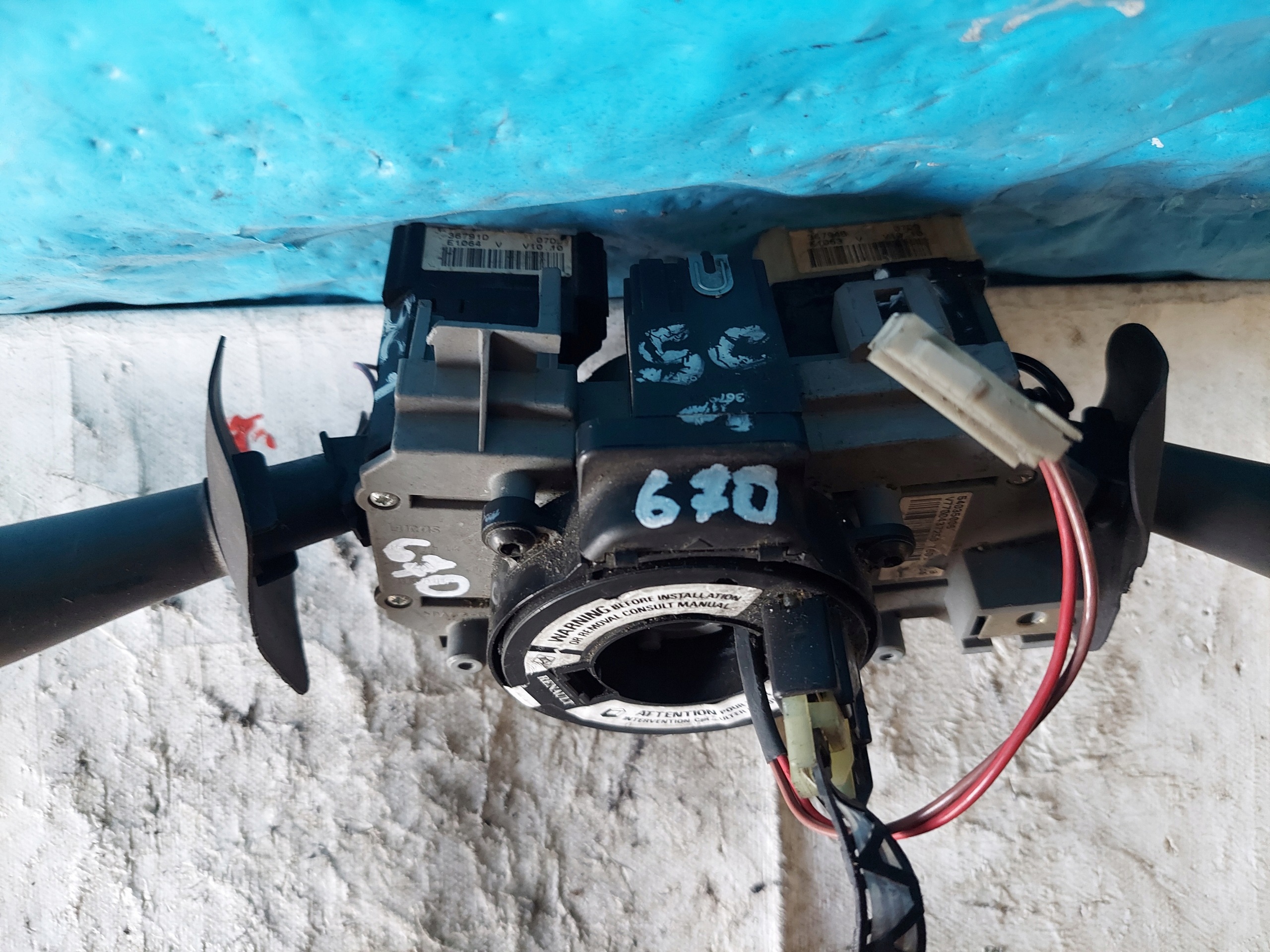 contrôle volant commande levier commodo sous volant SCENIC et 36791D