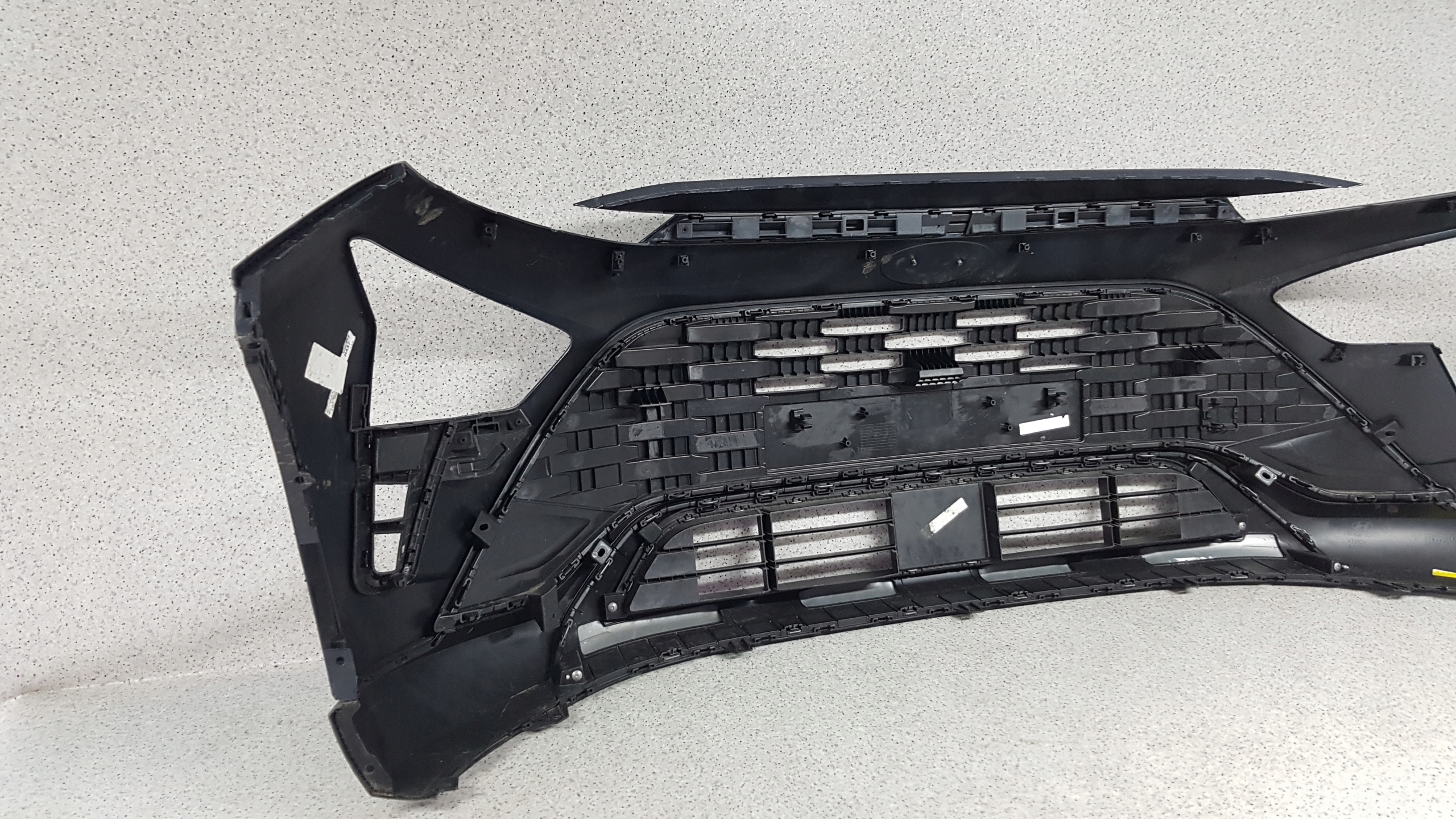 HYUNDAI BAYON 2021 - bumper front 9005
