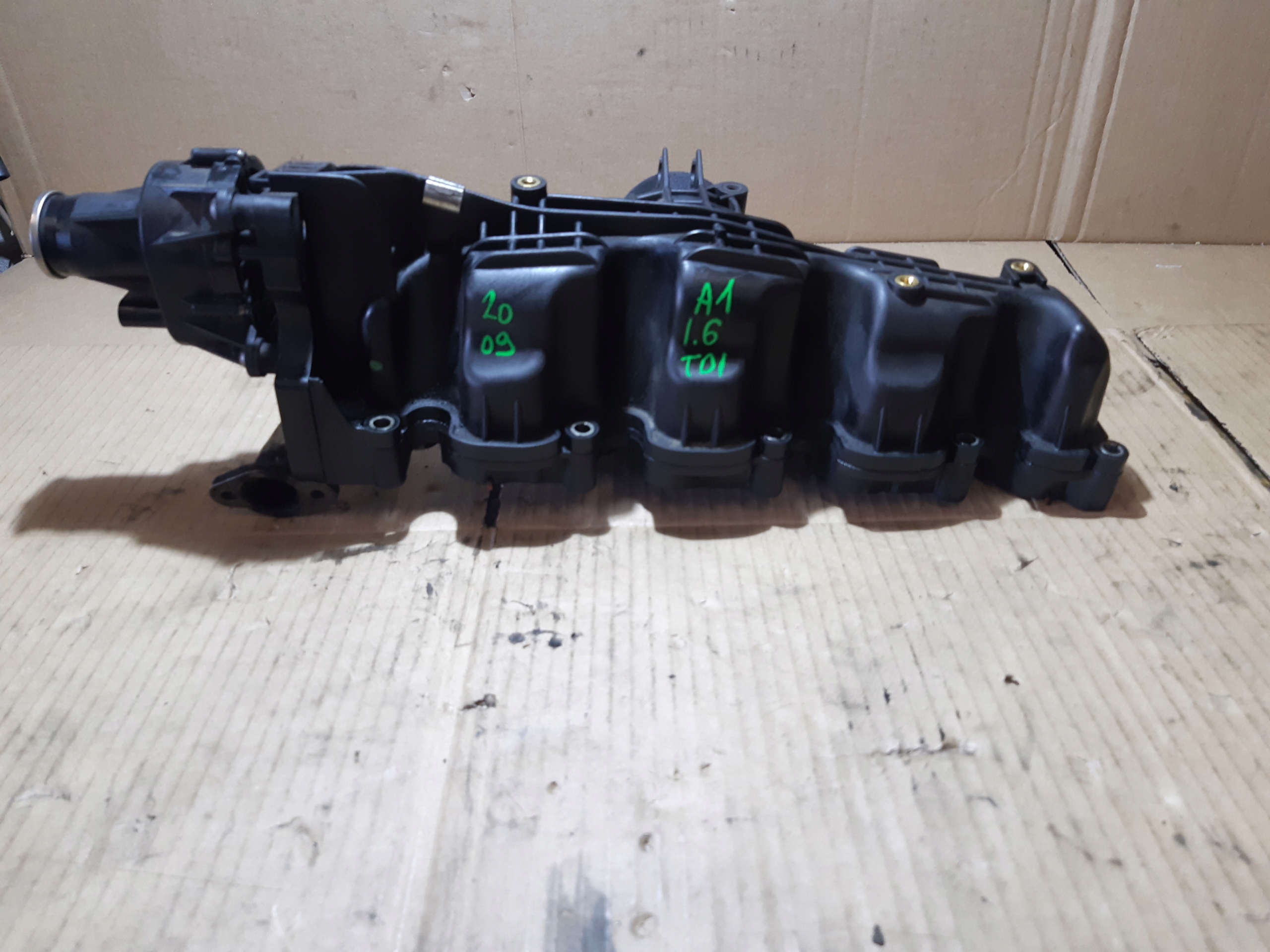 AUDI A1 8X 1.6 TDI intake manifold 03L129711AQ