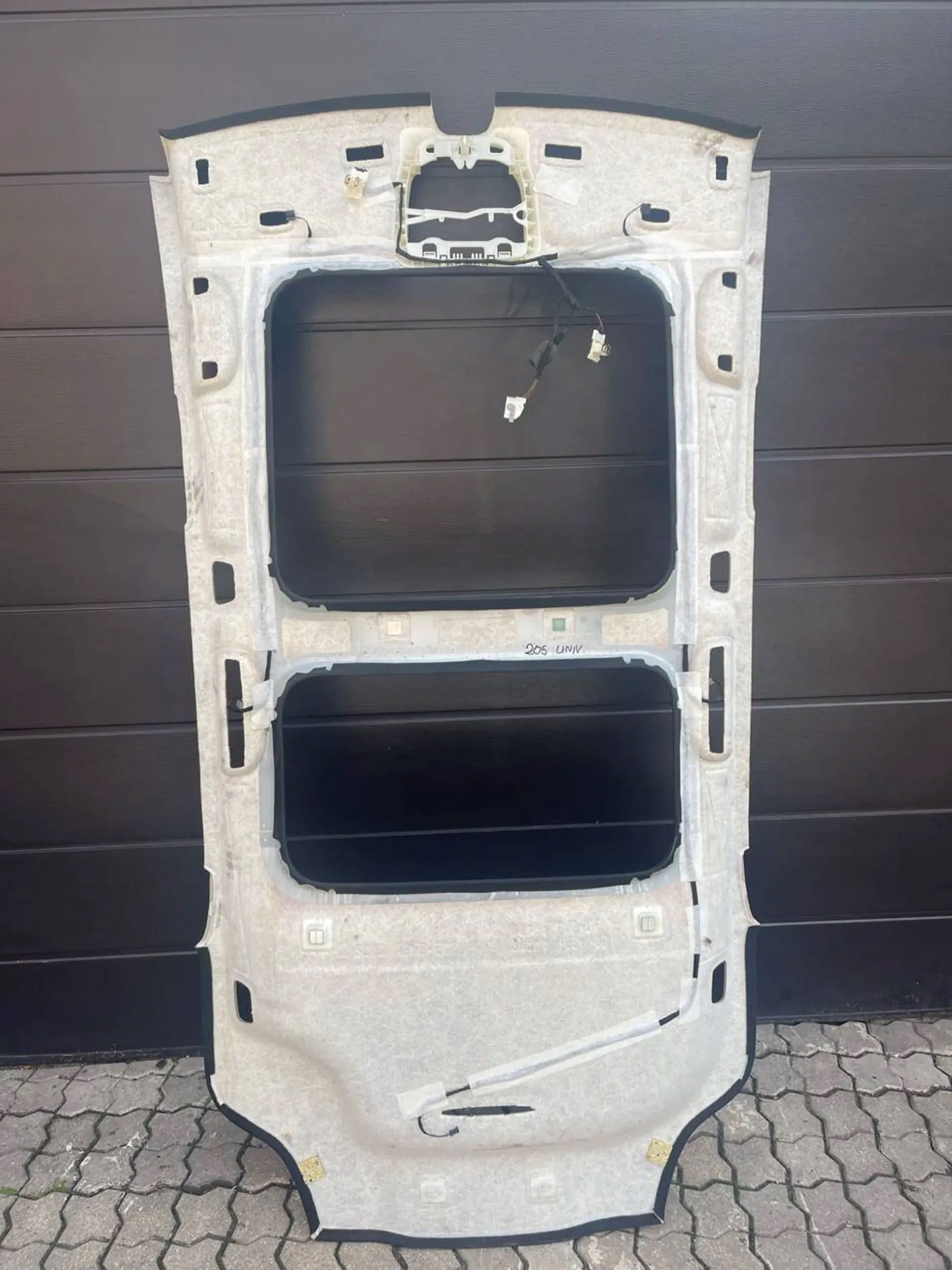 Mercedes-Benz C W205 2016 Podsufitki Typ samochodu Samochody osobowe