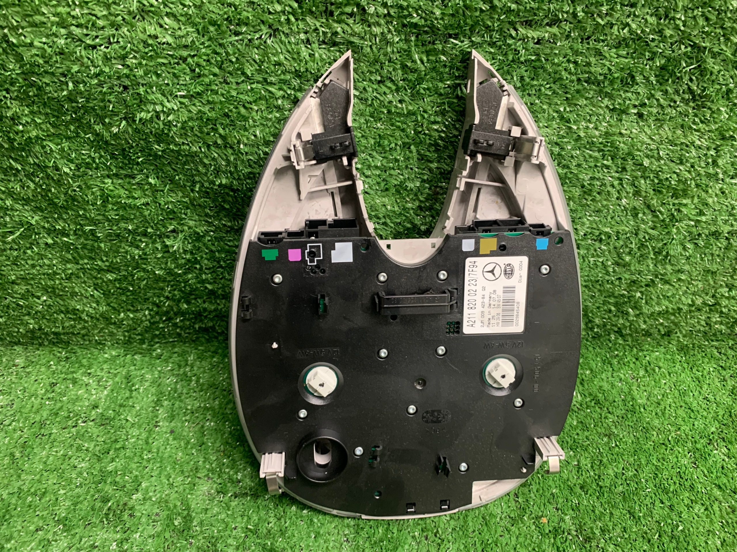 light lighting cabs rear part Mercedes-Benz E-KLASA W211 A2118200223
