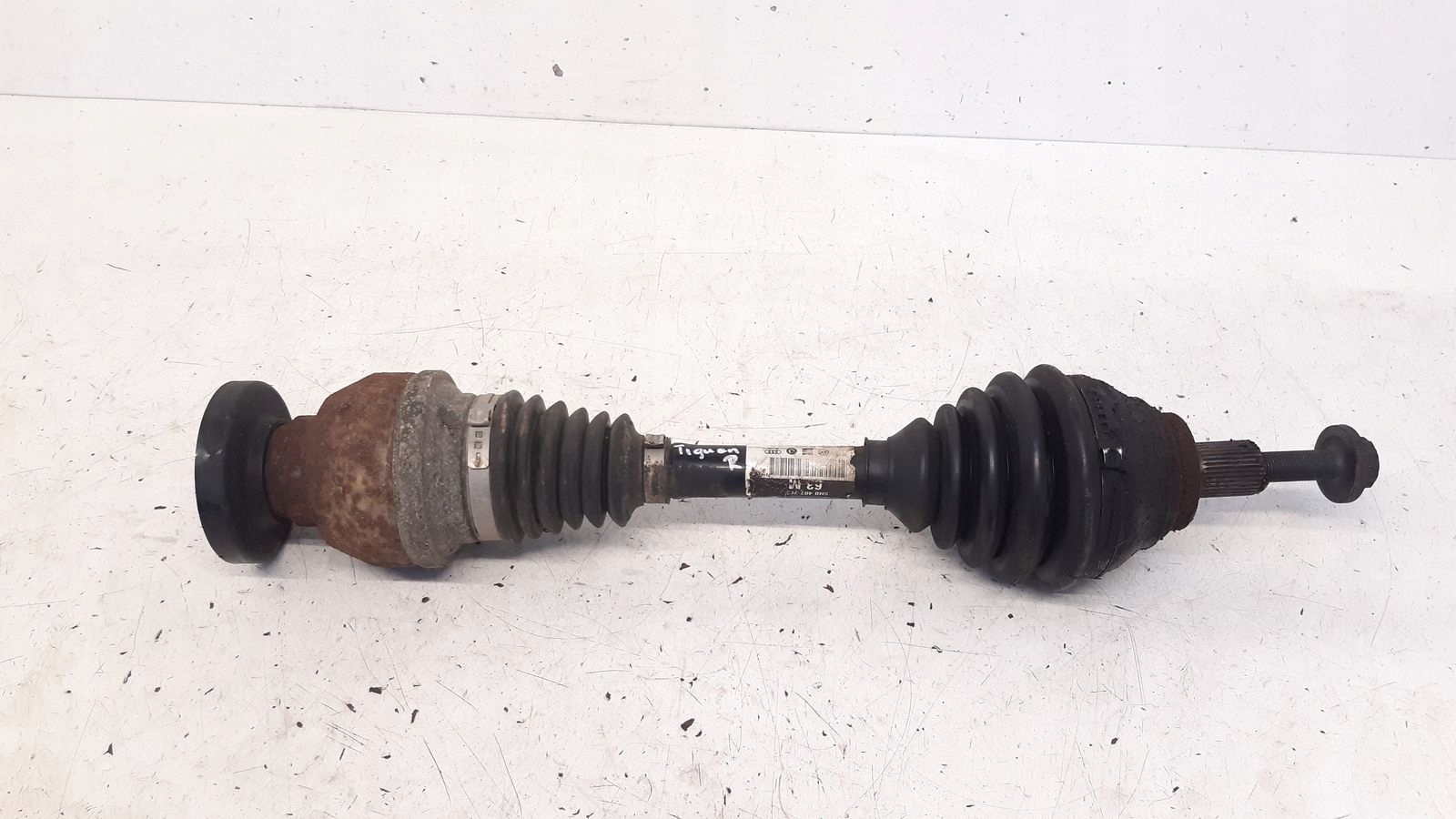 semi-axis left VW Tiguan 1,4 TSI