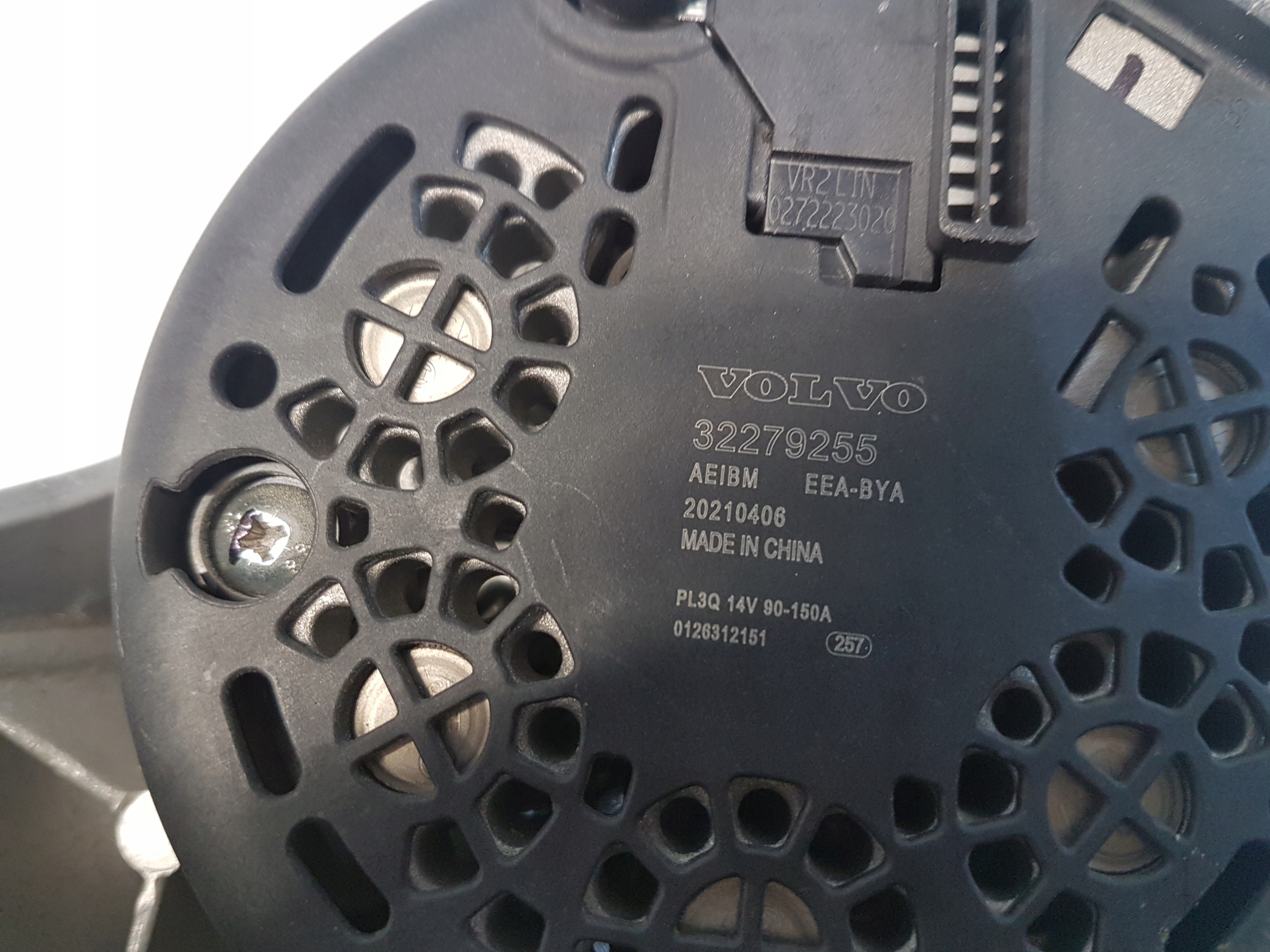 VOLVO XC40 T3 Alternator 14V 90-150A 32279255