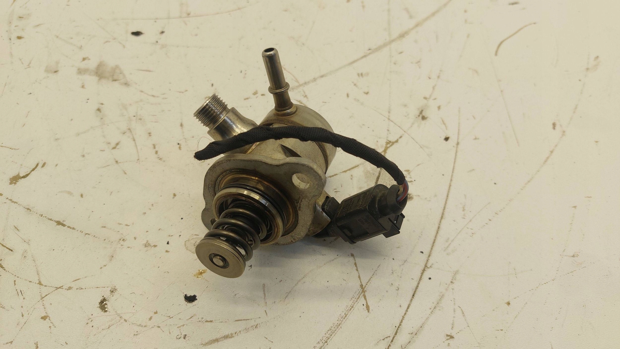 VW GOLF VIII ATECA KAROQ OCTAVIA IV 1.5 TSI feed pump 05E127027D