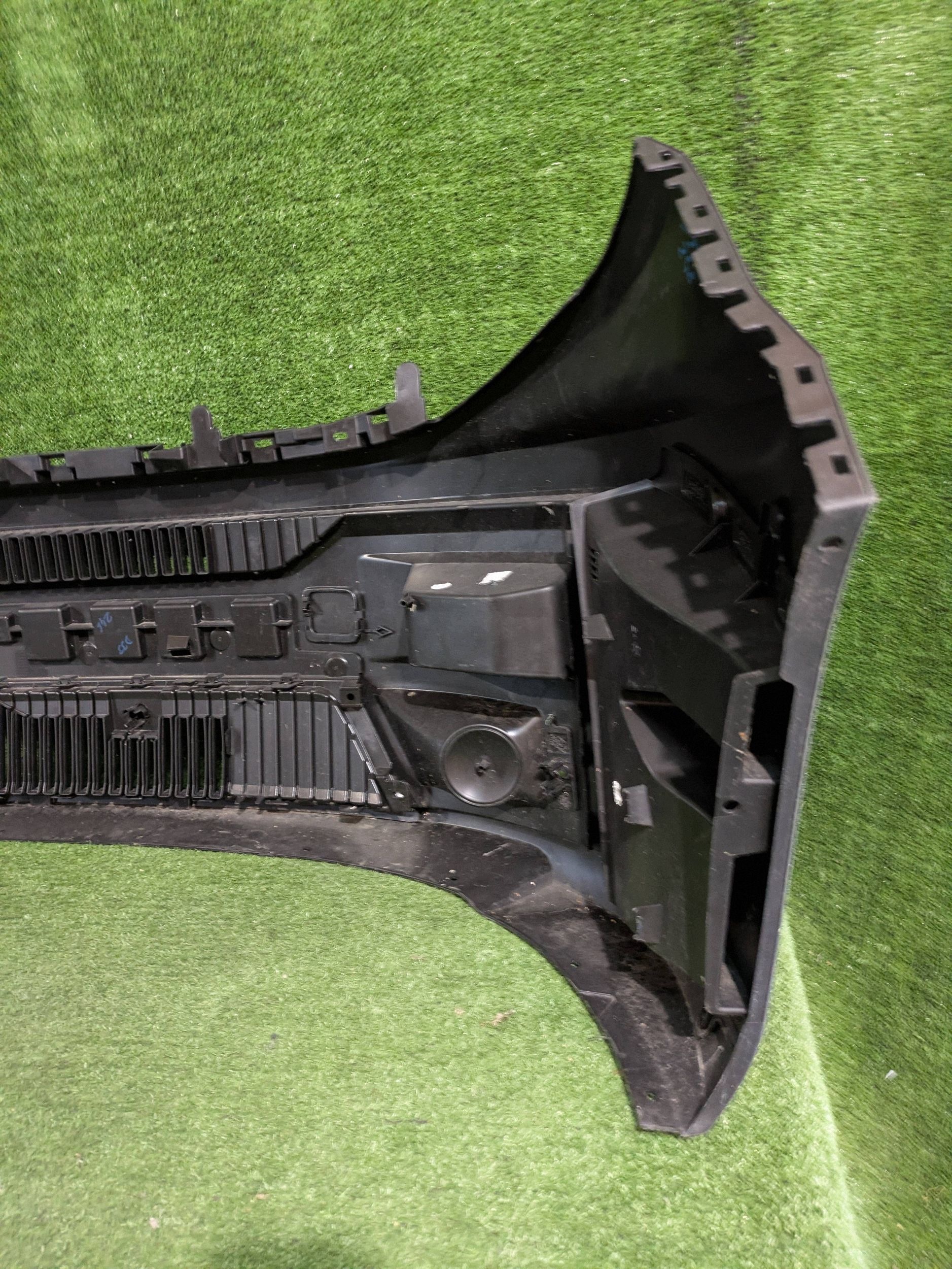 front bumper front RENAULT MASTER IV LIFT 24- NR.Z9565