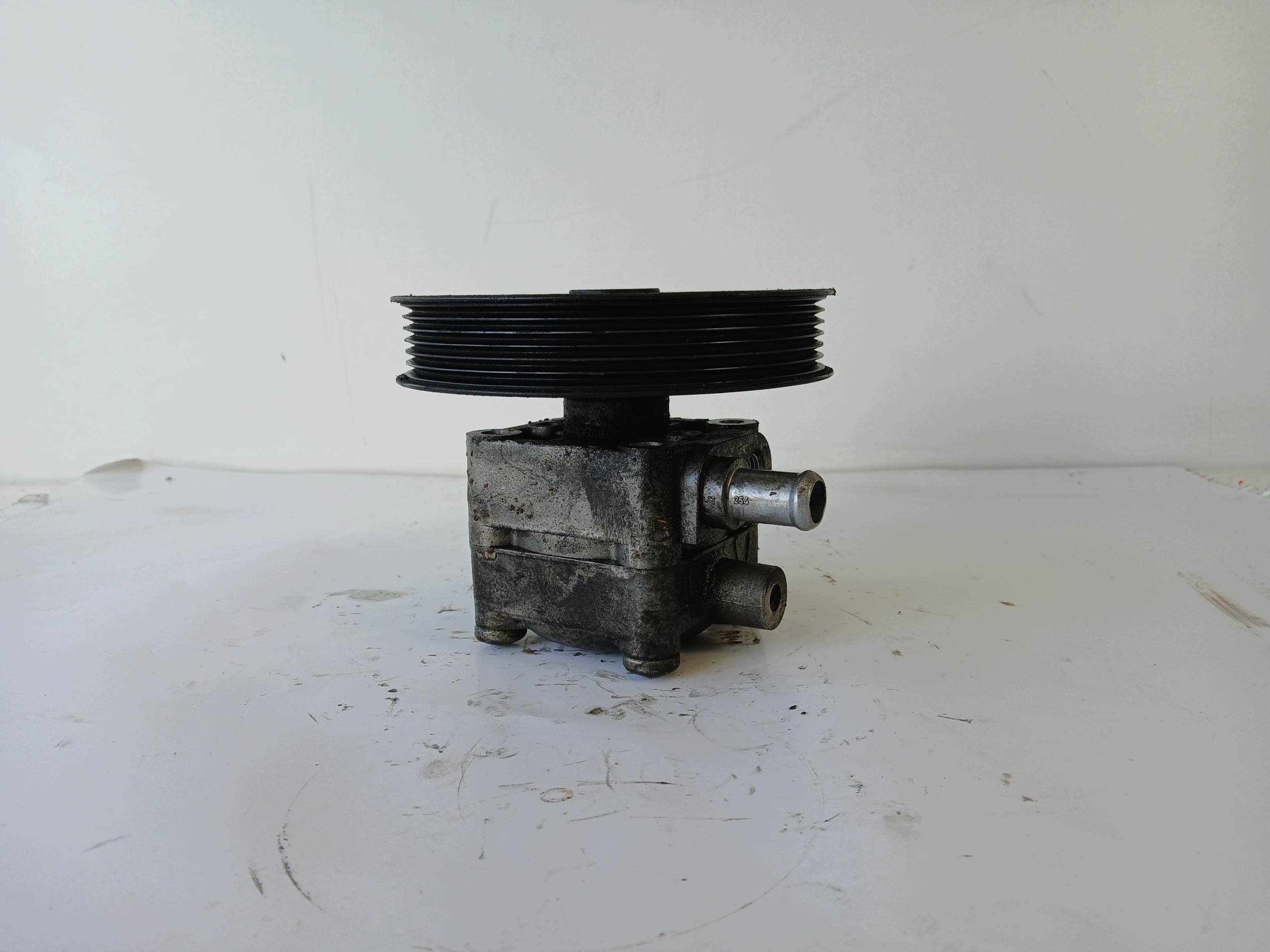VOLVO V40 S40 e 1.8 Pompa servosterzo 8683378