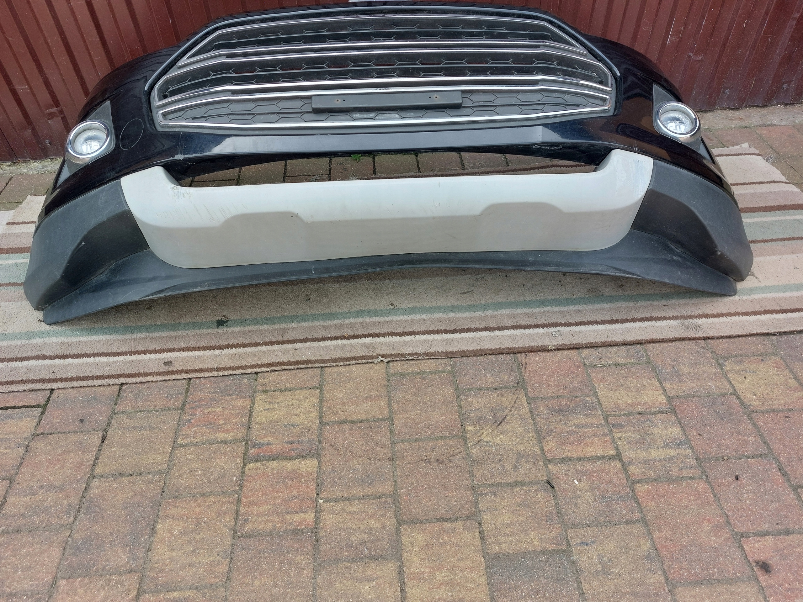 Frontstoßstange FORD ECOSPORT 12-17r schwarzer AA