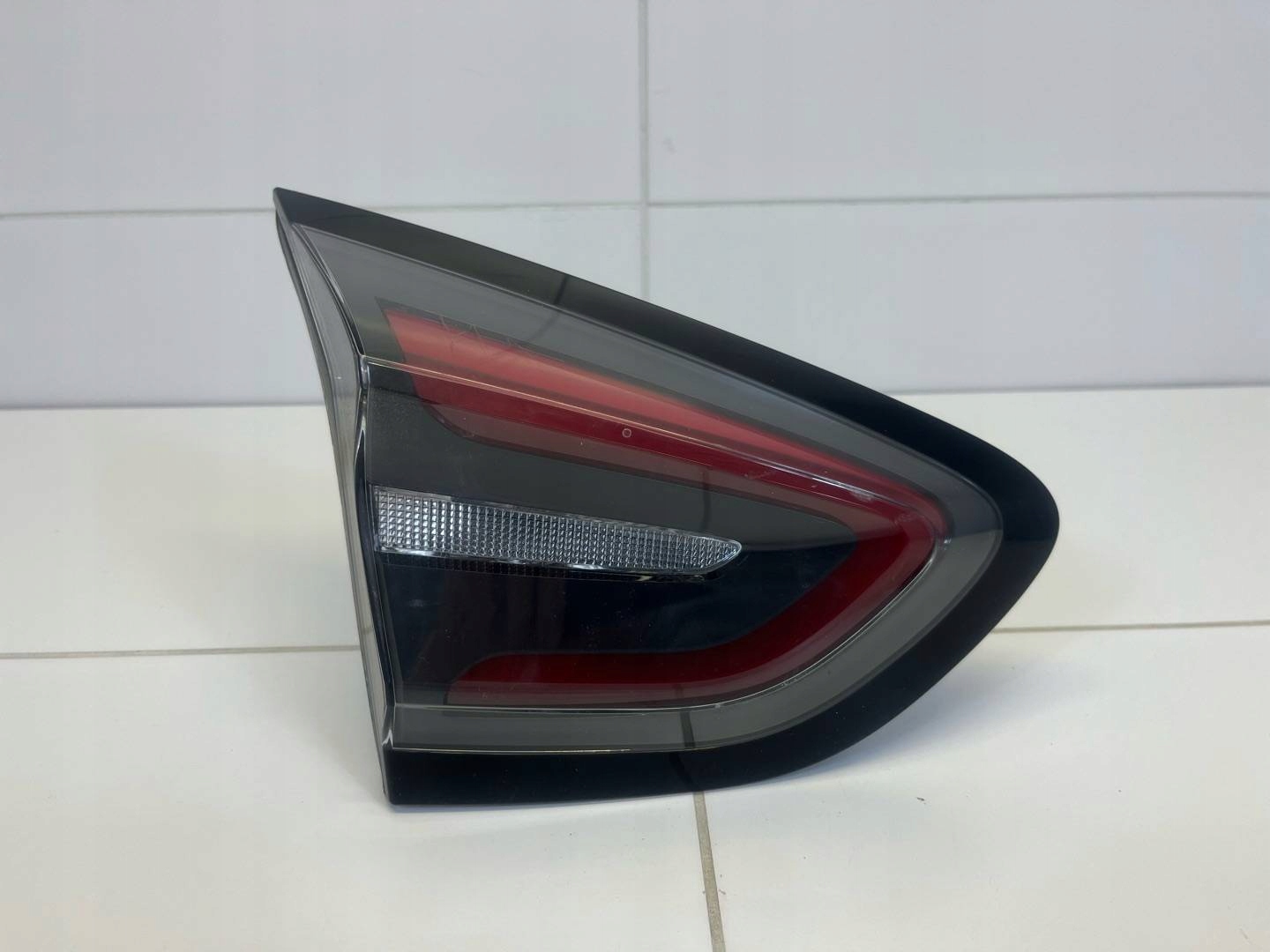 light rear to the bonnet left side Ford Puma 2 2021 L1TB13A603AD