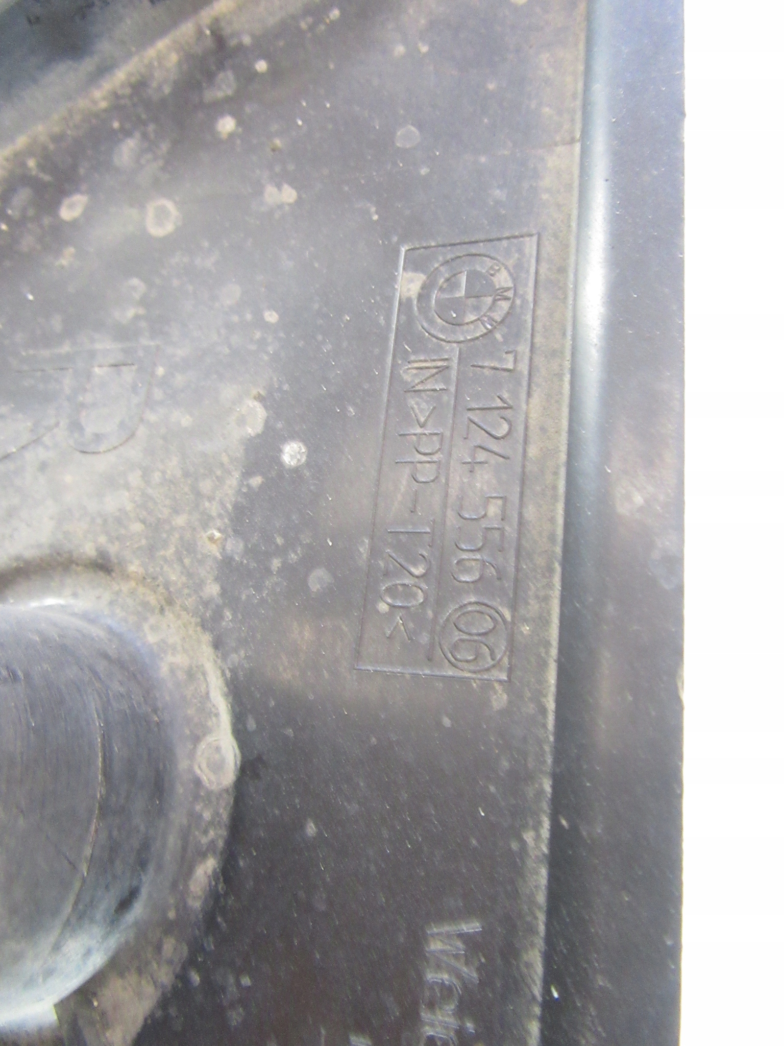 cover tanks chassis right BMW e60 e61 e63