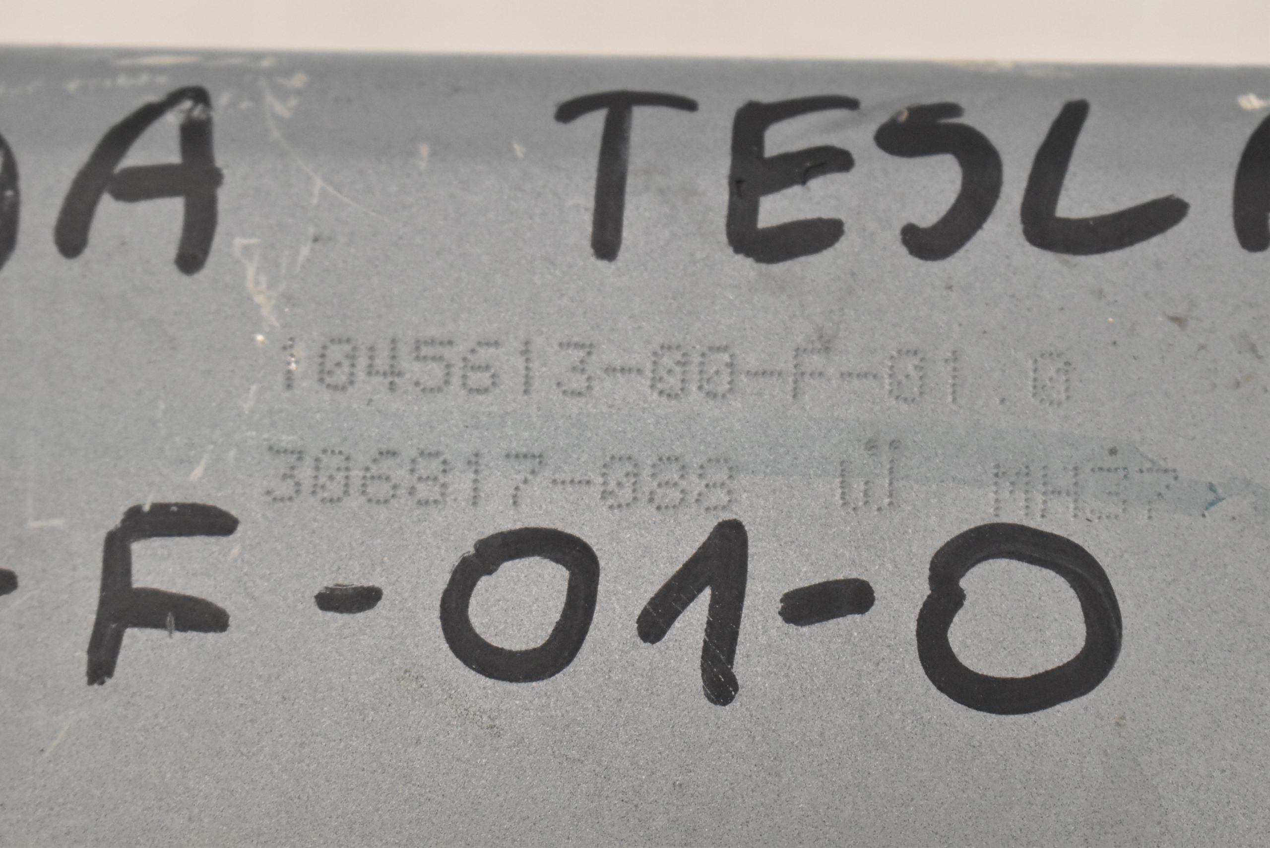 TESLA MODEL X PODŁUŻNICA TYLNA PRAWA 1045613-00-F Numery katalogowe zamienników 1045613-00-F