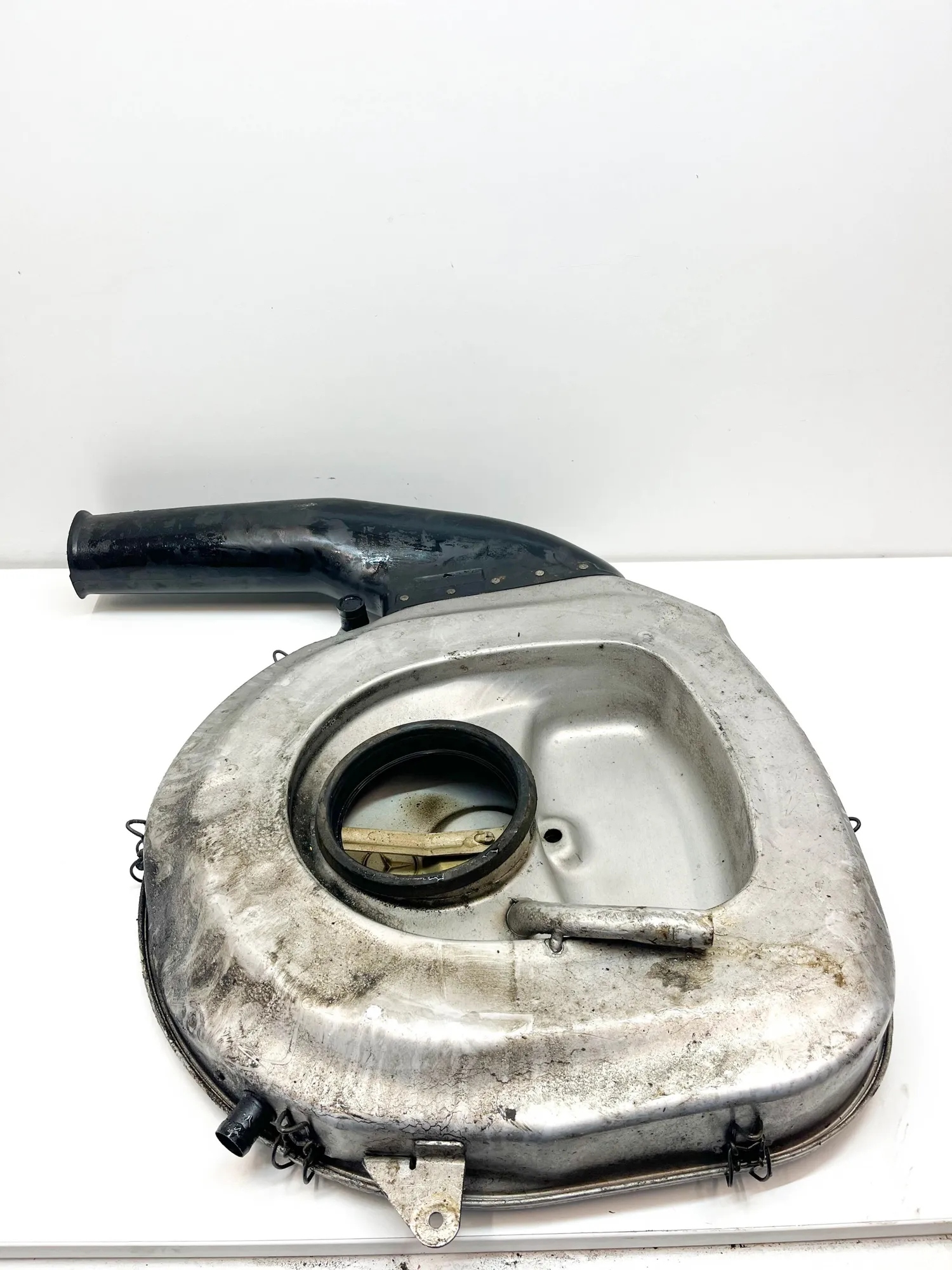 Gehäuse filter luft MERCEDES W126 420 SE 0010947804