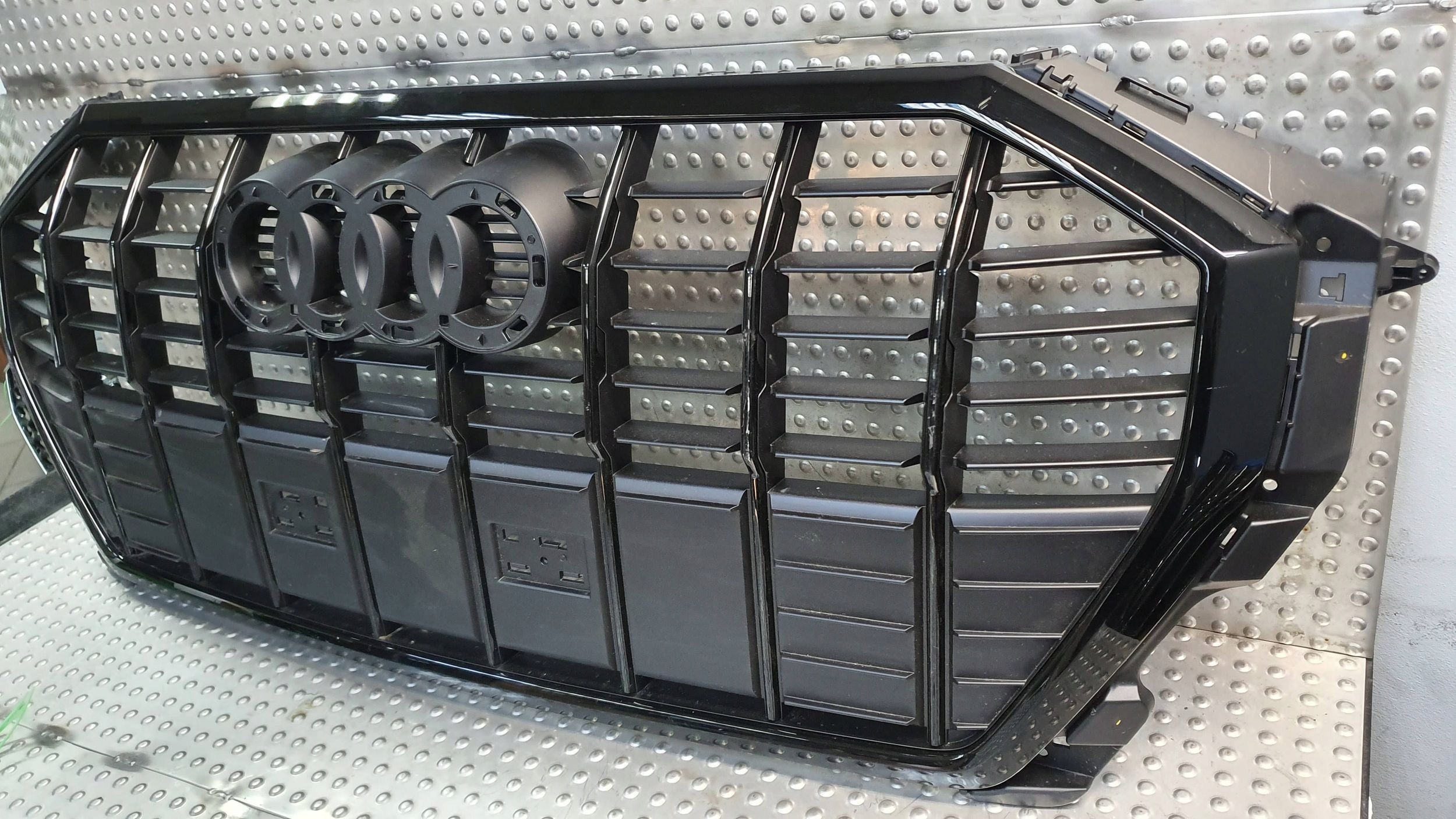 Audi Q3 Kühlergrill FRONTGRILL Kühlergitter 83A853651E - Thumbnail 2