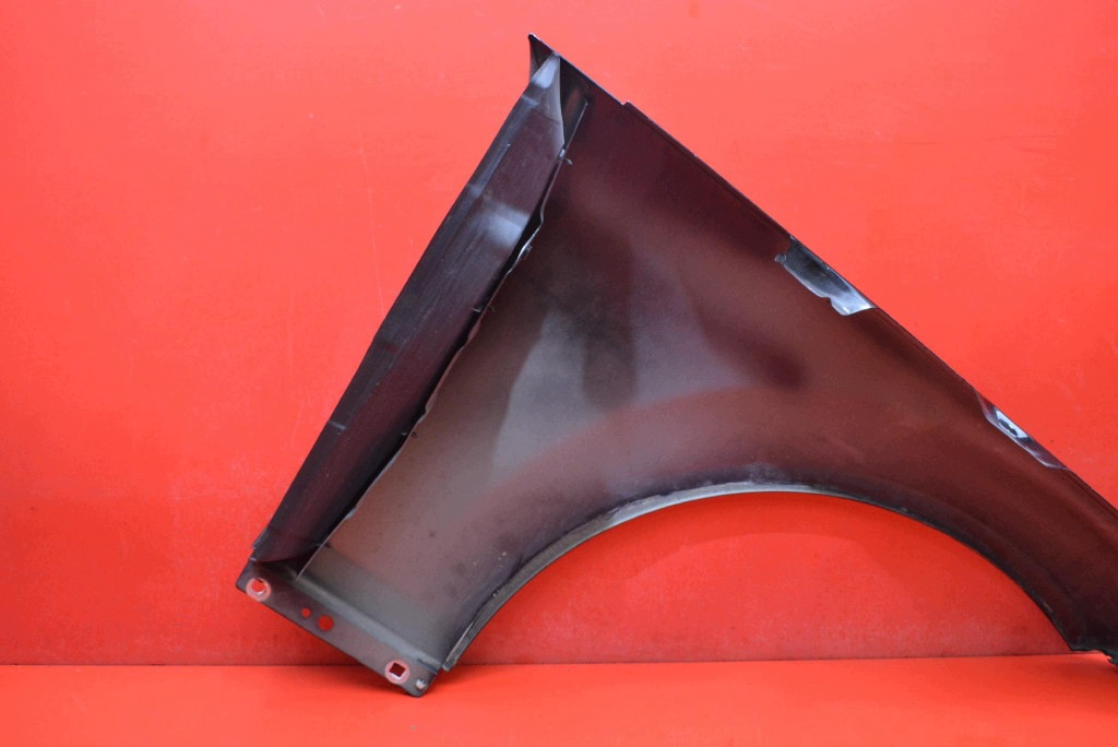 fender left front front 197 MERCEDES C-KLASA W204 07-11