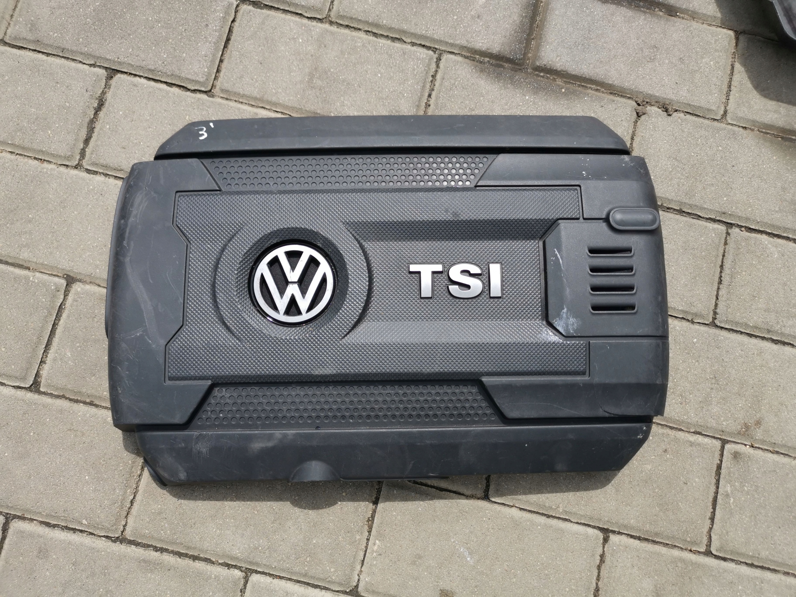 06K103925BN - КРЫШКА ДВИГАТЕЛЯ КРЫШКА VW GOLF TIGUAN 2.0 TSI