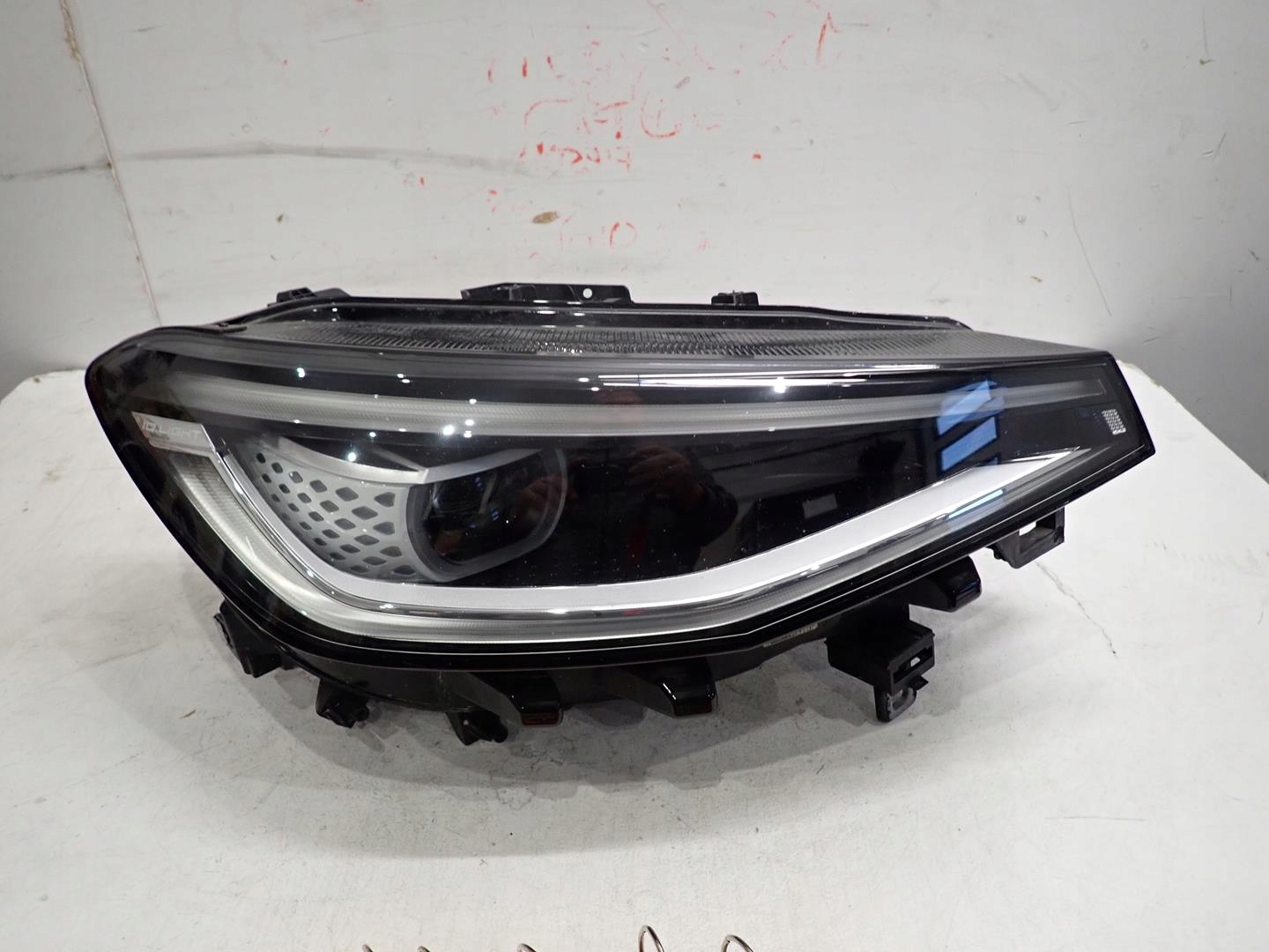 light front front right VW ID4 2020- FULL LED 11B941036E