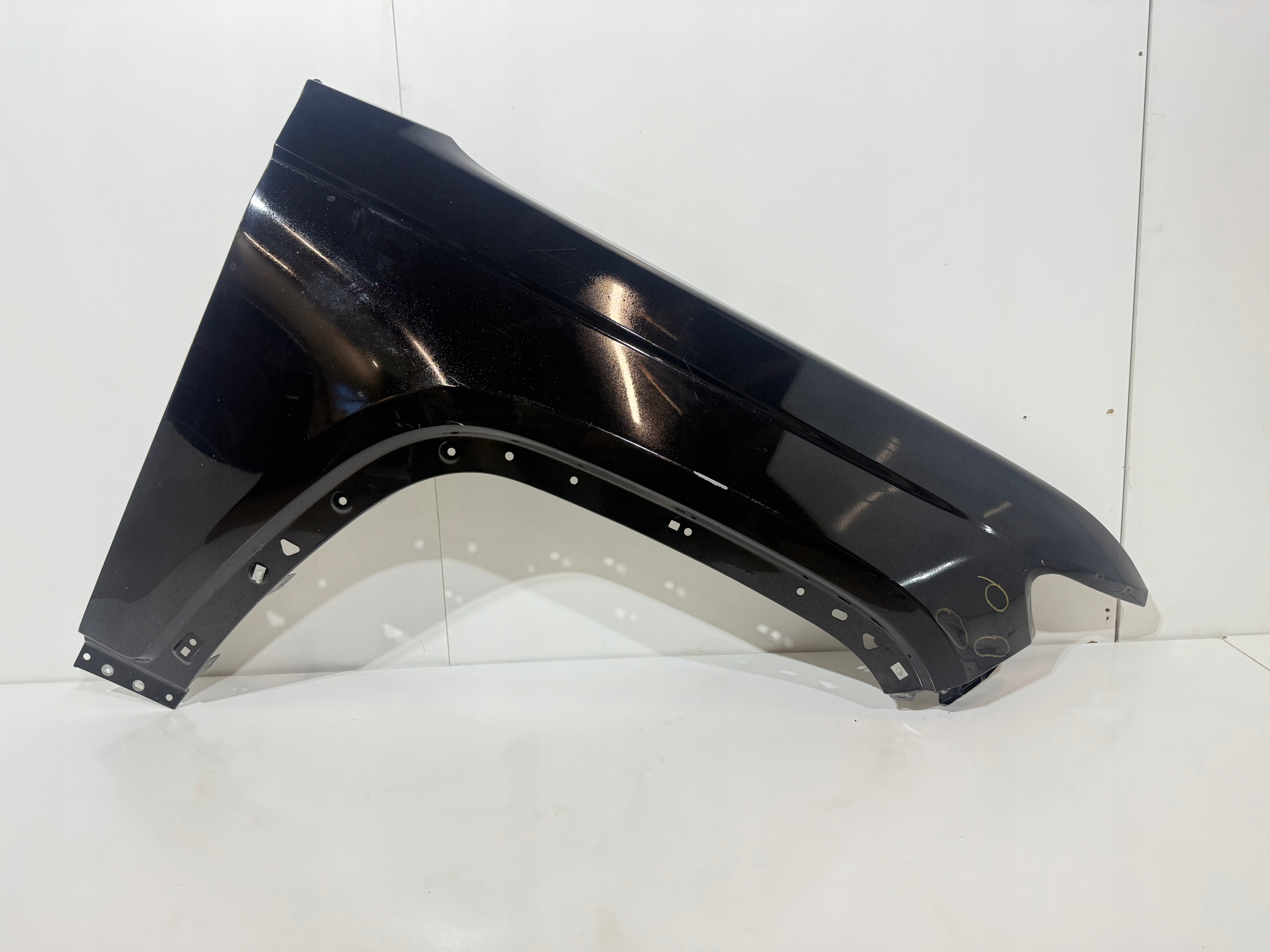 BŁOTNIK PRZEDNI PRZÓD PRAWY JEEP GRAND CHEROKEE WL 2021-2024