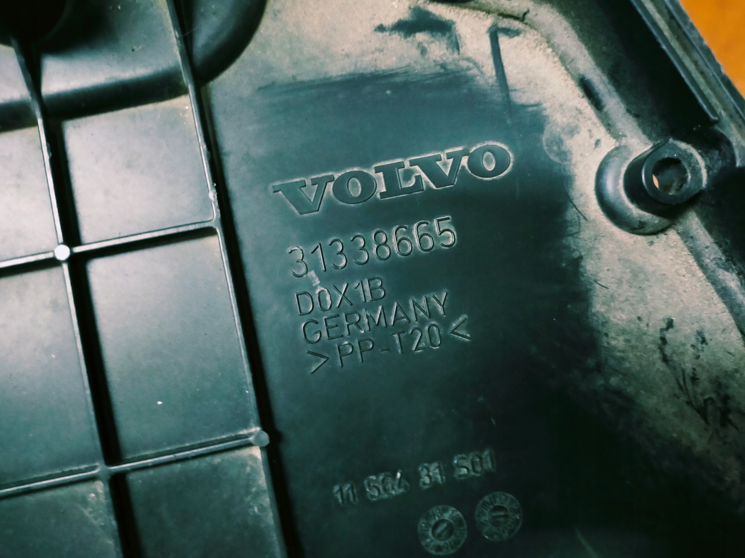 VOLVO V40 II 2012- obal KOMPUTERA 31338665