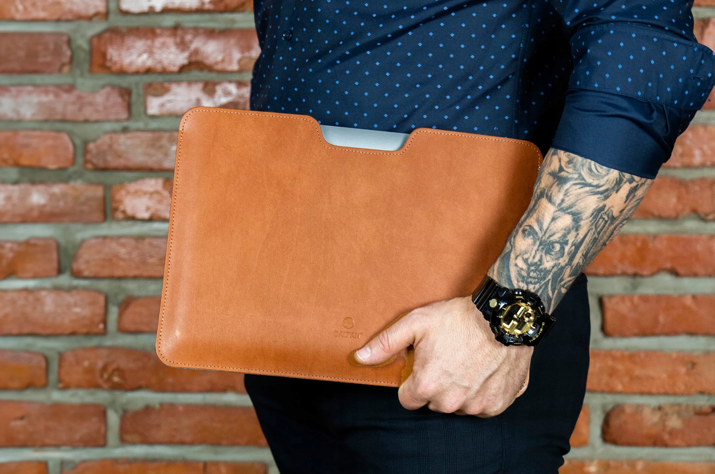 BALTAN Etui skórzane Razor do MacBooka Air 13" M2 brązowe — 9