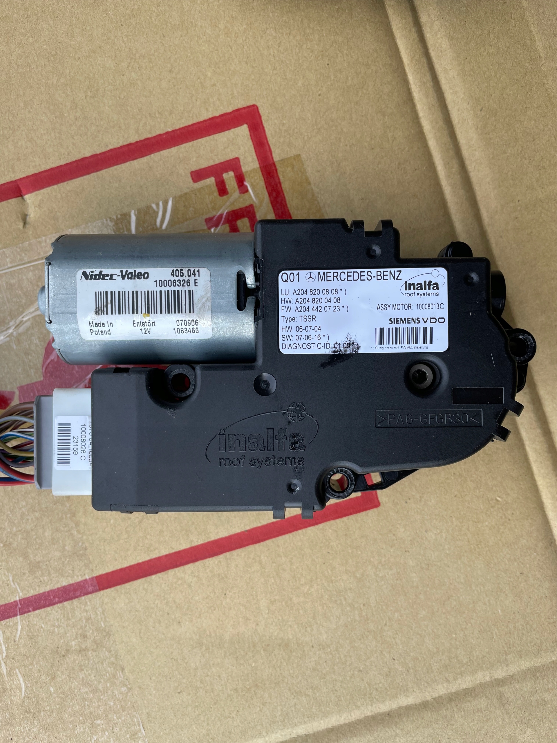 A2048200808 - mercedes W204 Мотор люк панорама