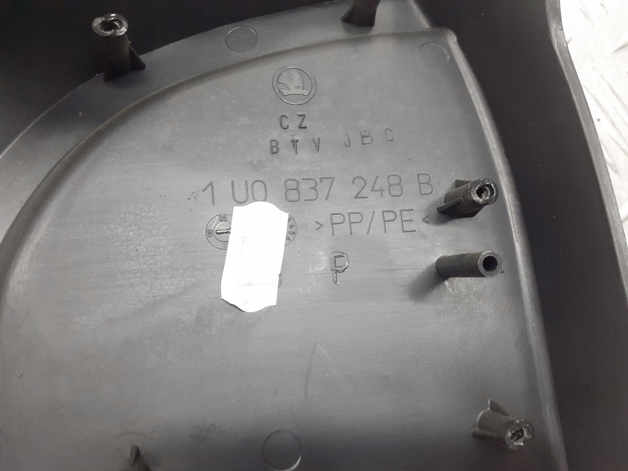 KLAMKA PRAWA PRZEDNIA WEWNĘTRZNA SKODA OCTAVIA I 1U0837248B Jakość części (zgodnie z GVO) O - oryginał z logo producenta pojazdu (OE)