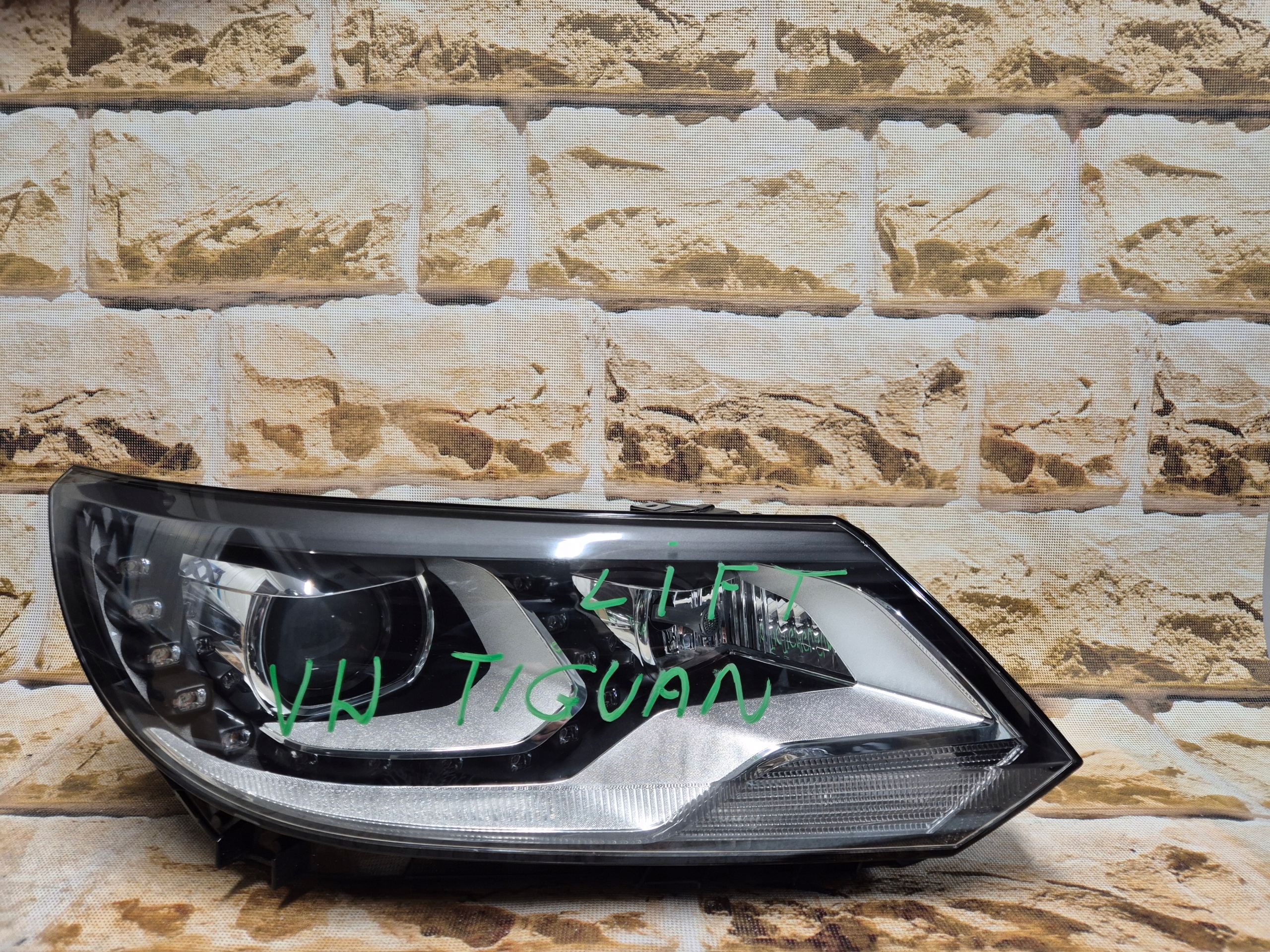 vw tiguan lift 14 xenon skrętny z led 5n1 941 752b europejska prawa