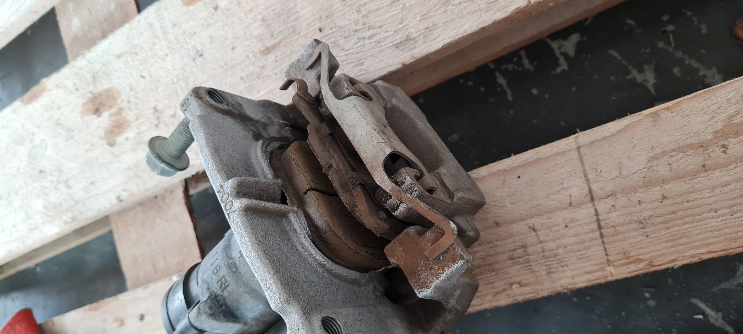 Chrysler Pacifica 2022 caliper brake right rear part rear 68451144AA