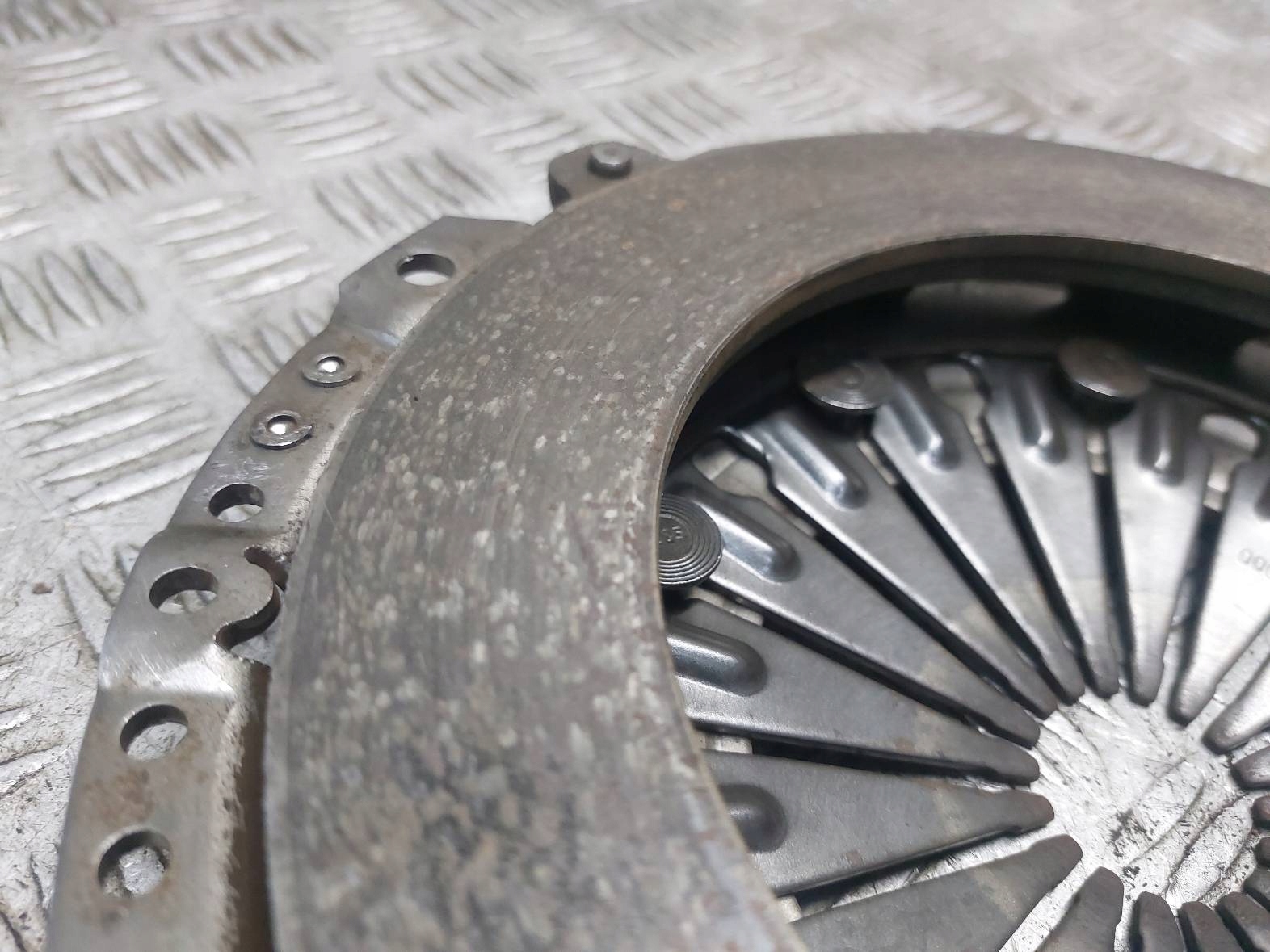 complete clutch wheel flywheel CITROEN C4 PICASSO and 1.6 VTI