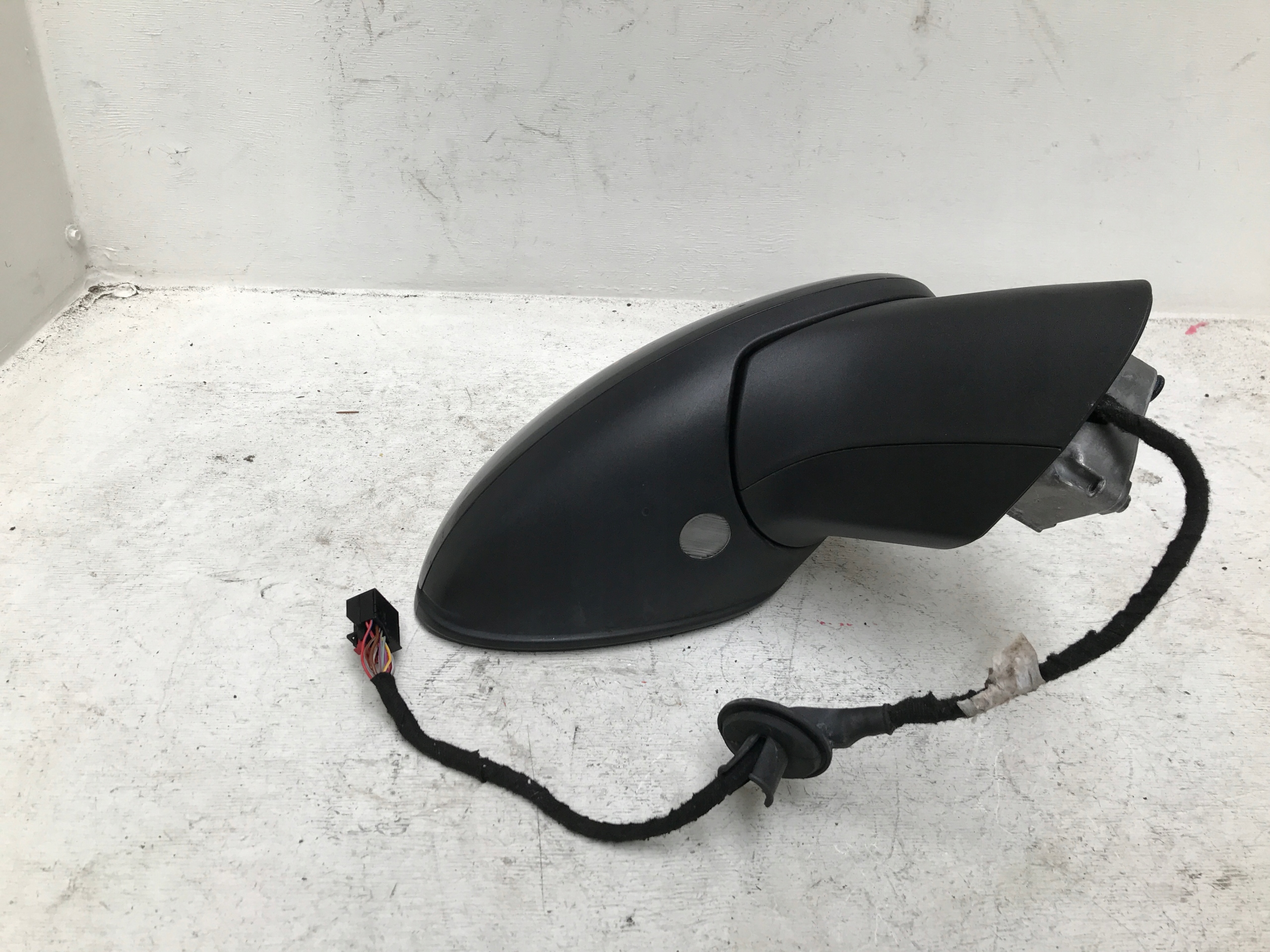 CAYENNE 7P LUSTERKO PRAWE 12 PIN EU 10-14 Producent części Porsche OE