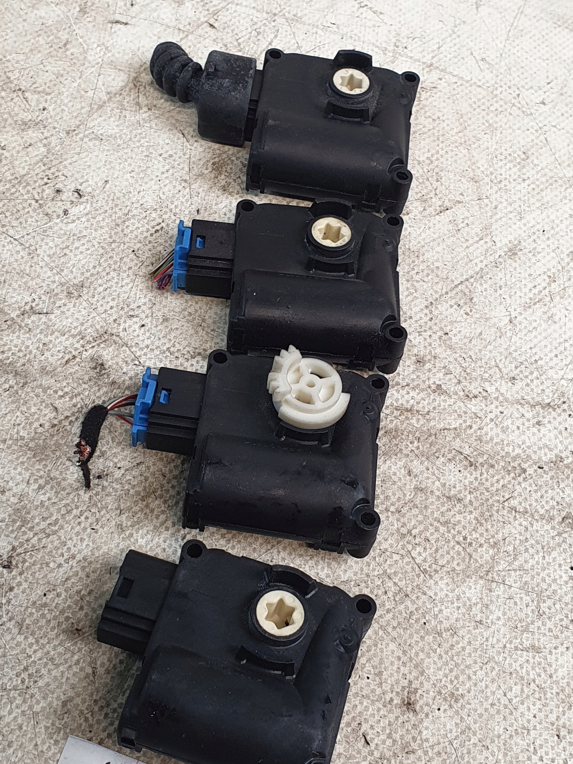 Moteur Bloc de chauffage complet Régulateur 0132801359 BOSCH AUDI A6 C6 Berline 05r.