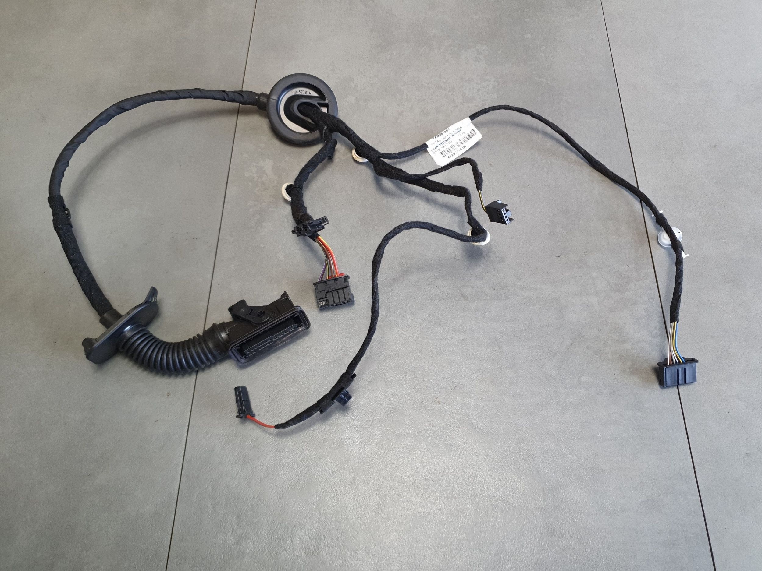 Cupra Leon IV Kombi bundle door left rear part tylnych 5FA971161H