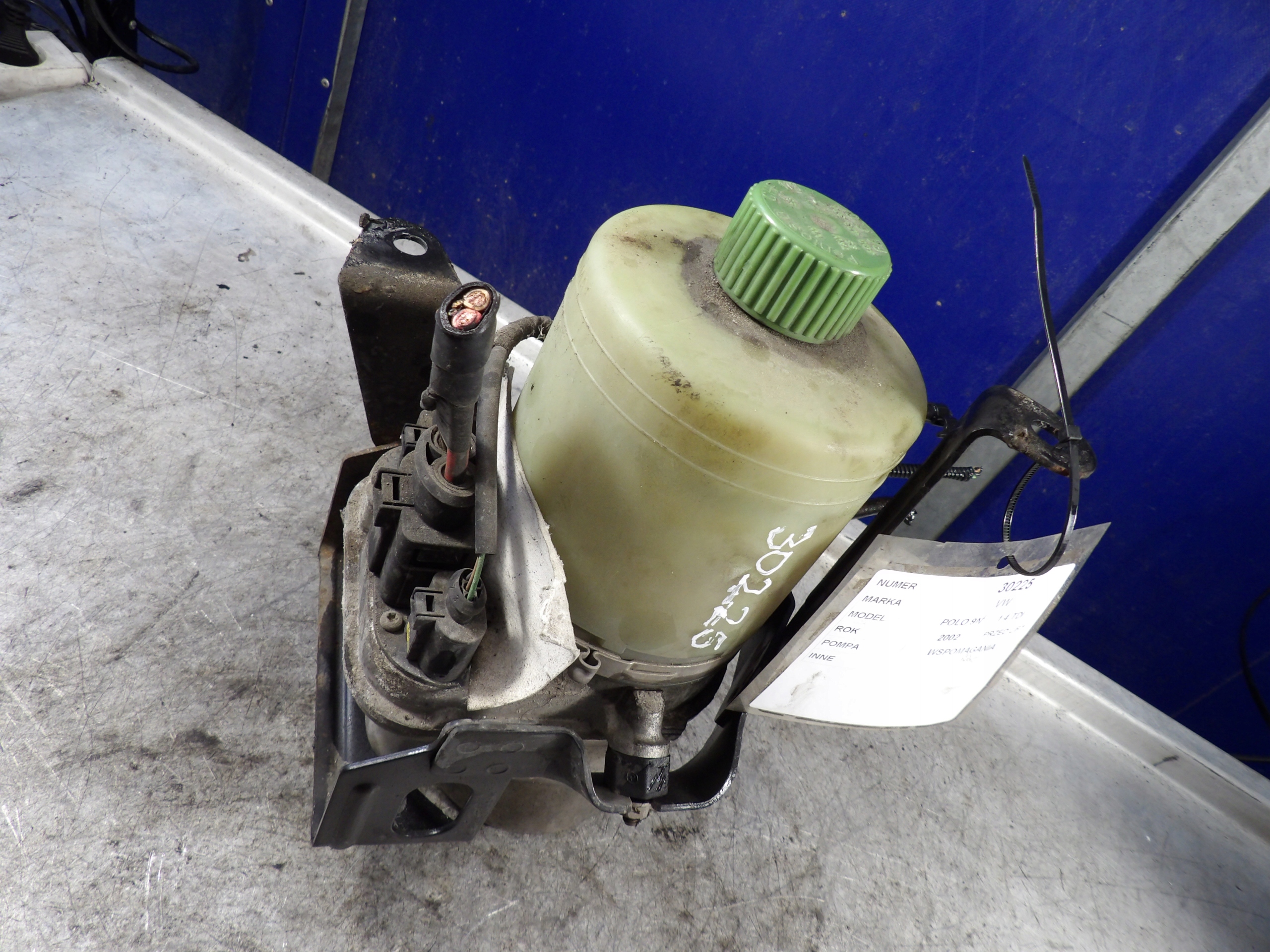 Volkswagen Polo IV 9N servo pump 6Q0423376