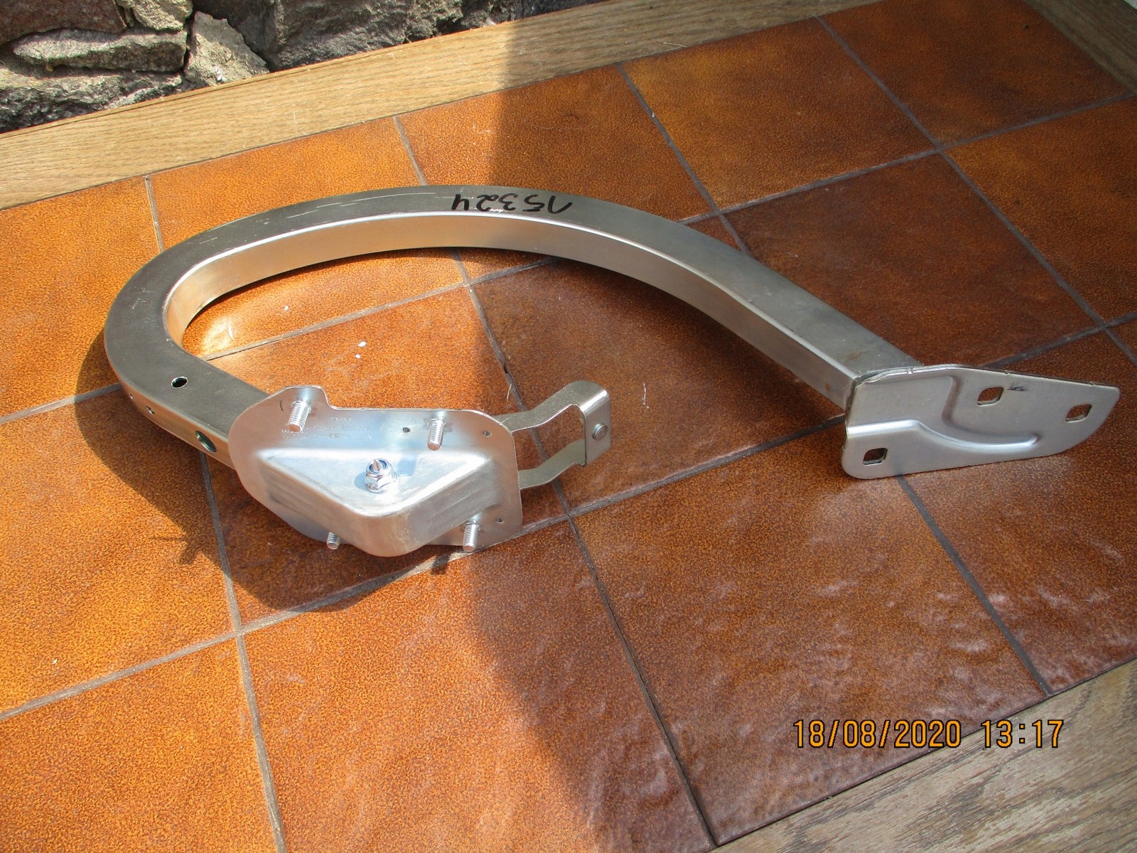 JAGUAR XE X760 ZAWIAS KLAPY BAGAZNIKA PRAWY TYL