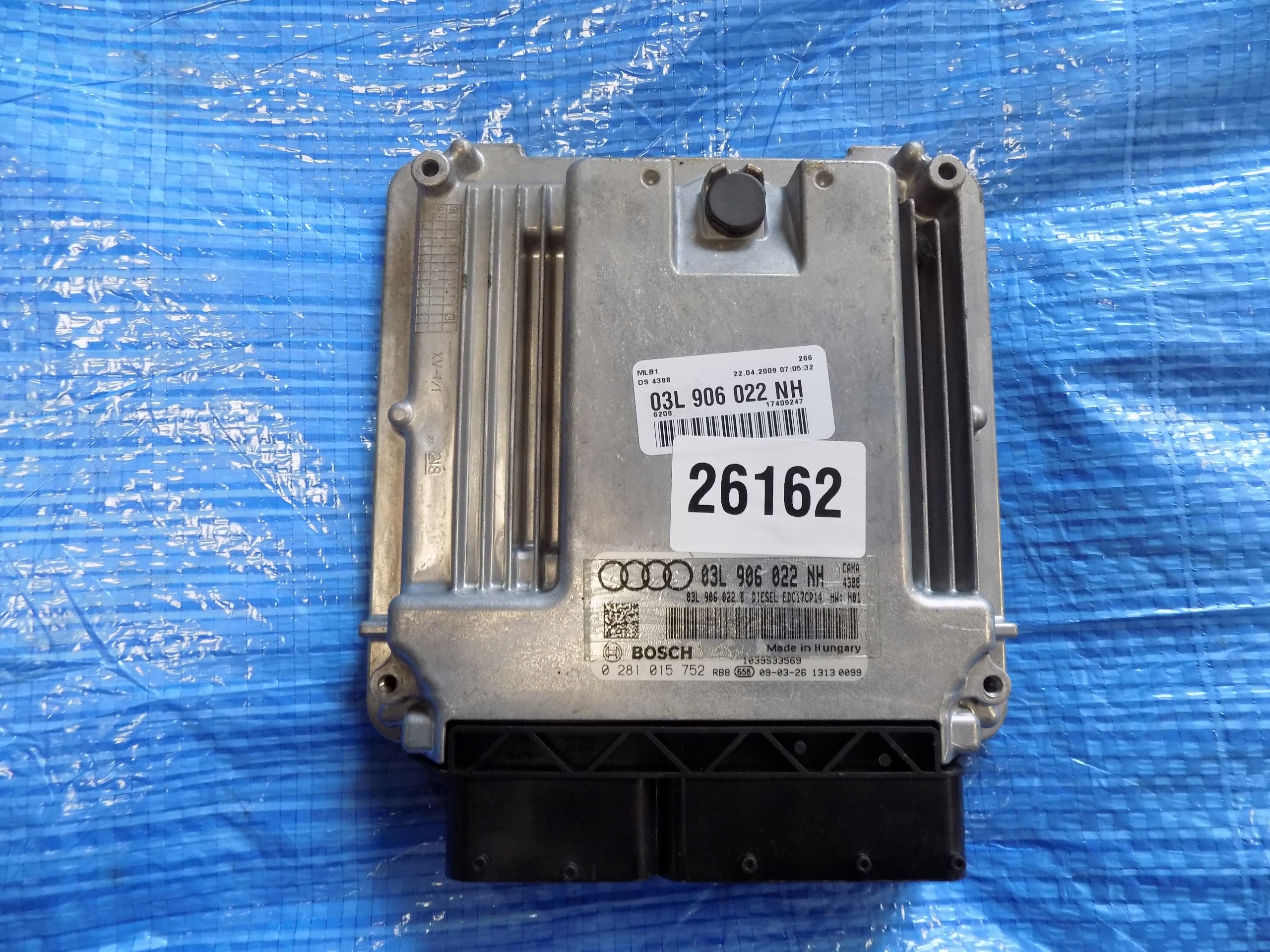 computer control unit of the engine AUDI Q5 8R 2,0TDI