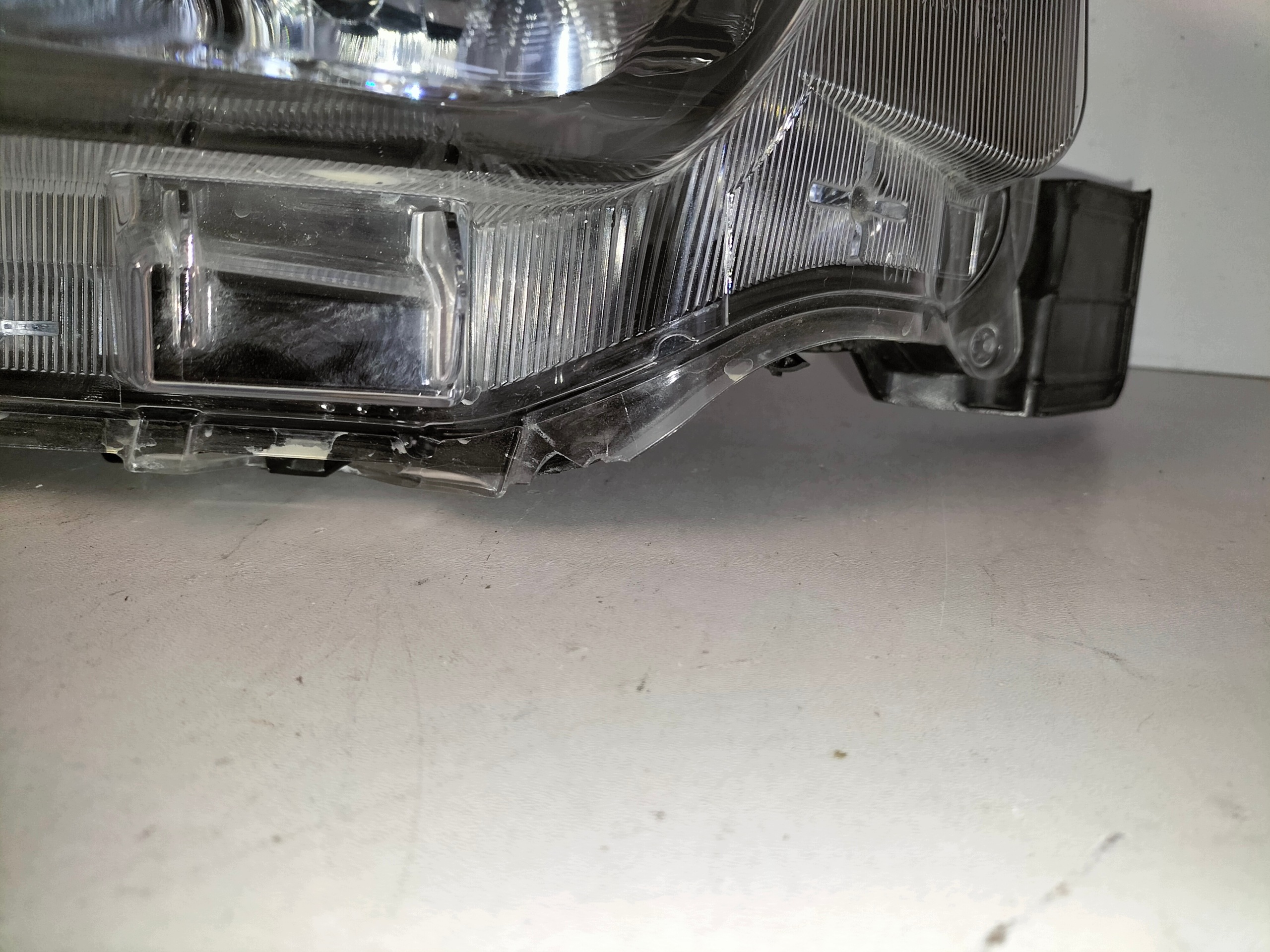 light front reflektor right TOYOTA HILUX VIII LIFT 20